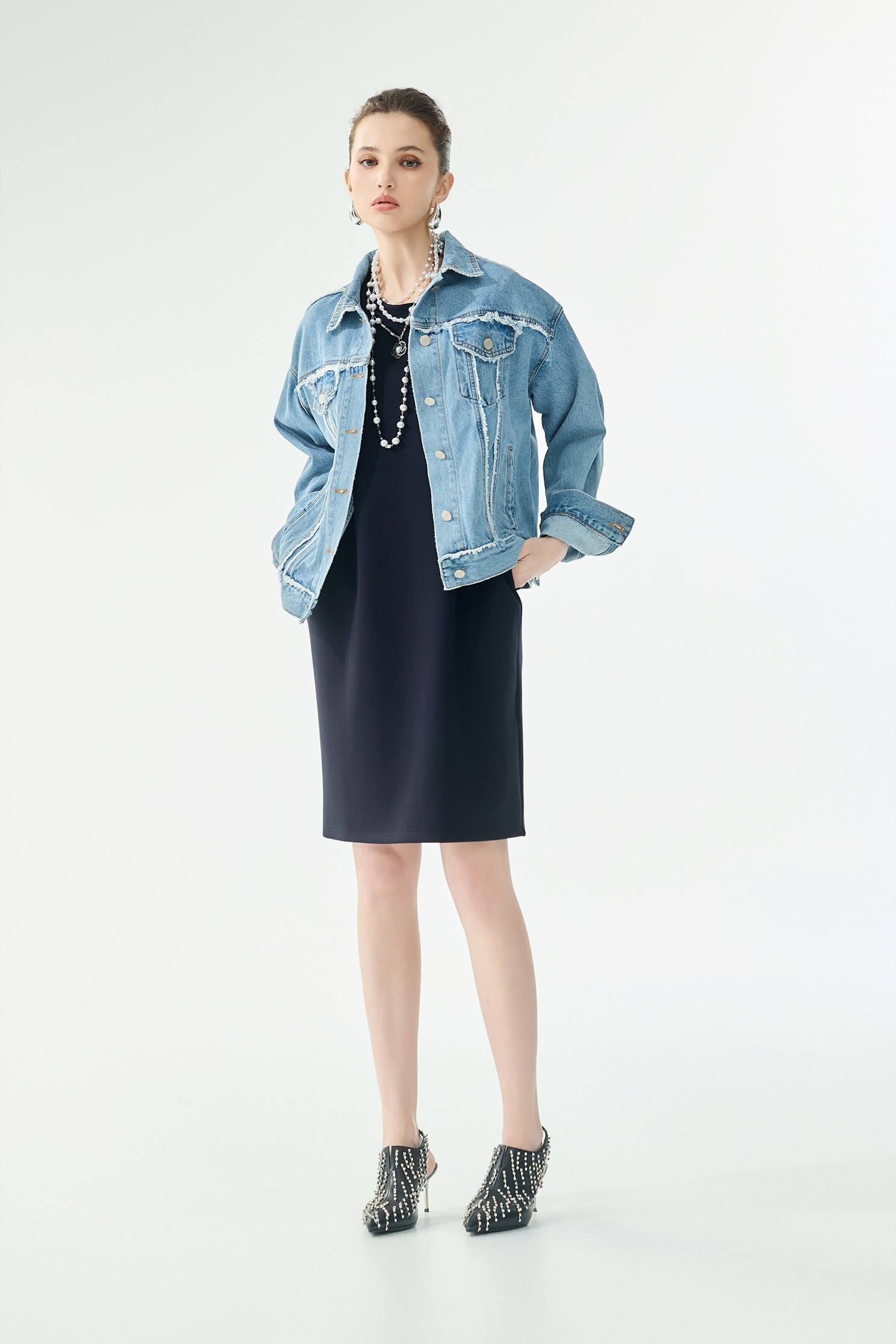 溫室花卉貼布刺繡牛仔外套溫室花卉貼布刺繡牛仔外套,一般外套,刺繡,外套,春夏穿搭,牛仔,牛仔外套