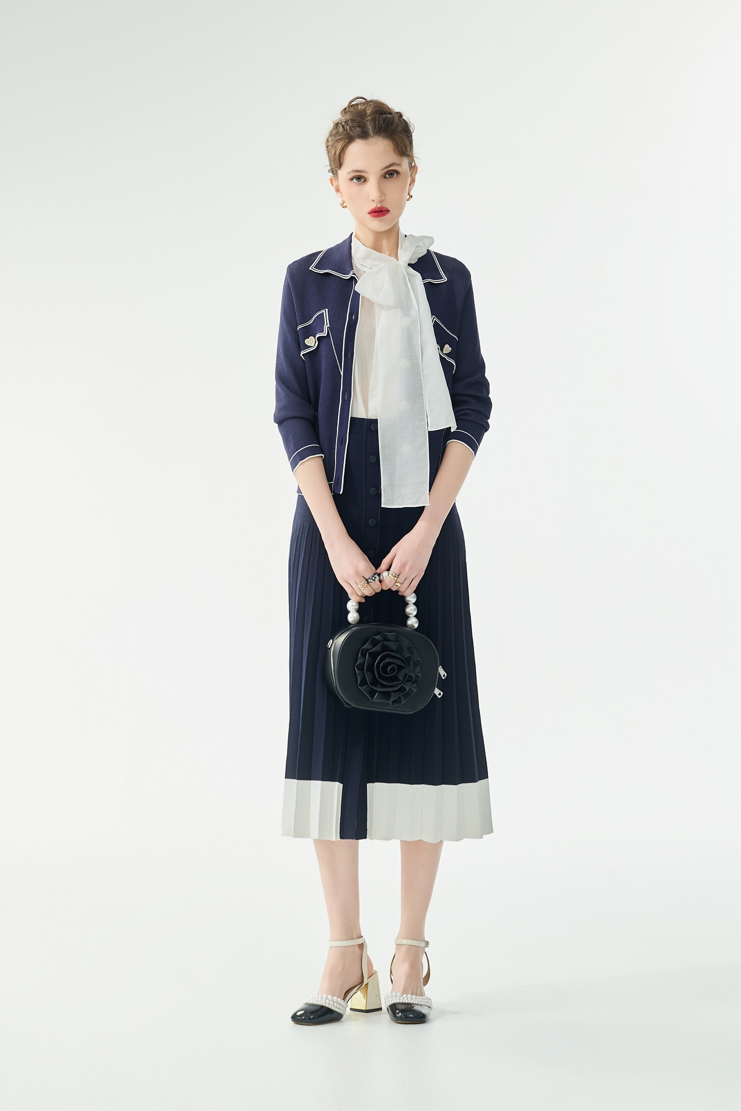 經典海軍藍撞色線針織外套經典海軍藍撞色線針織外套,一般外套,外套,春夏穿搭,針織,針織外套