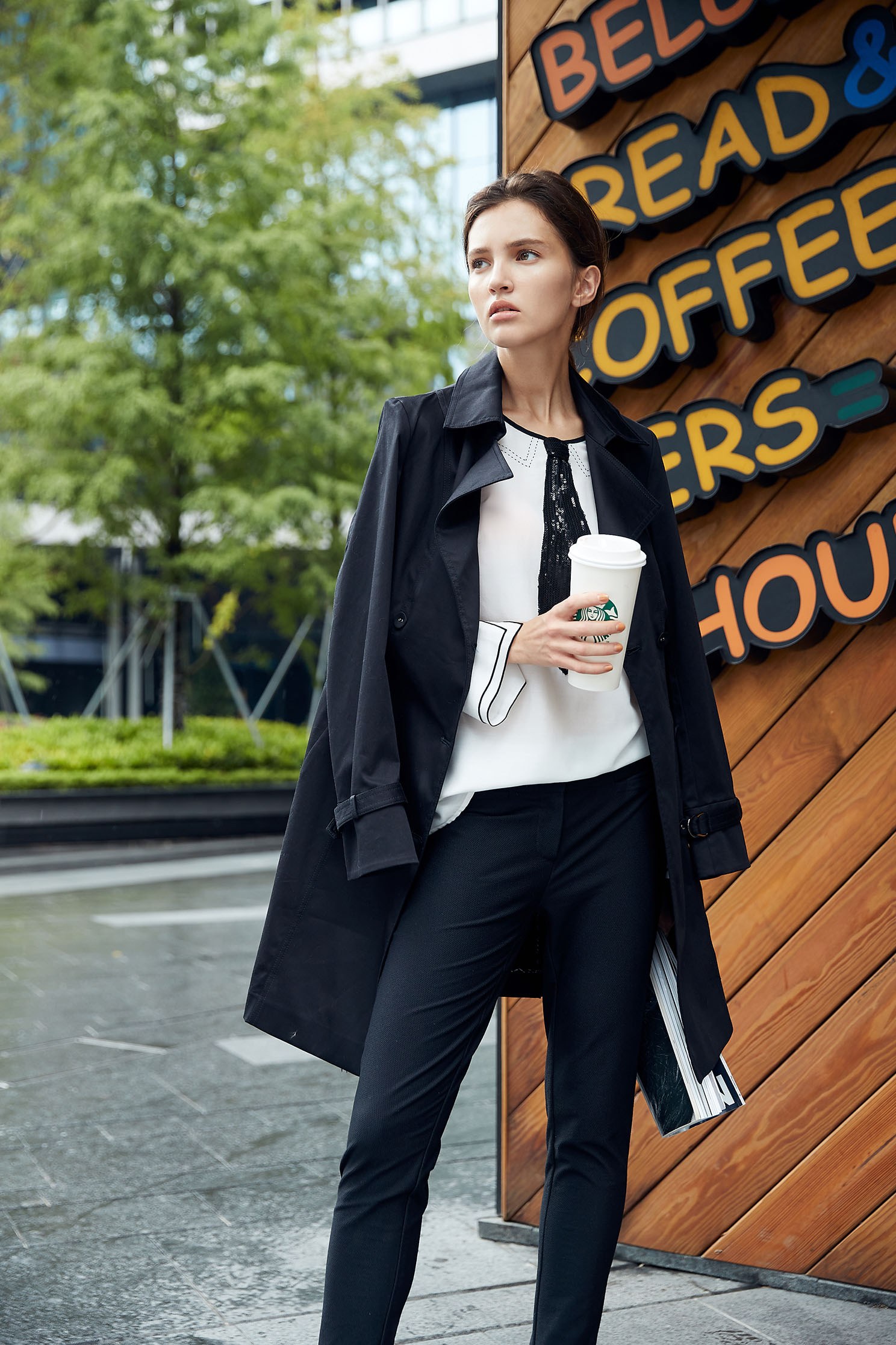 Urban style trench coat,outerwear,longcoat,longsleeveouterwear,windbreaker,blackouterwear