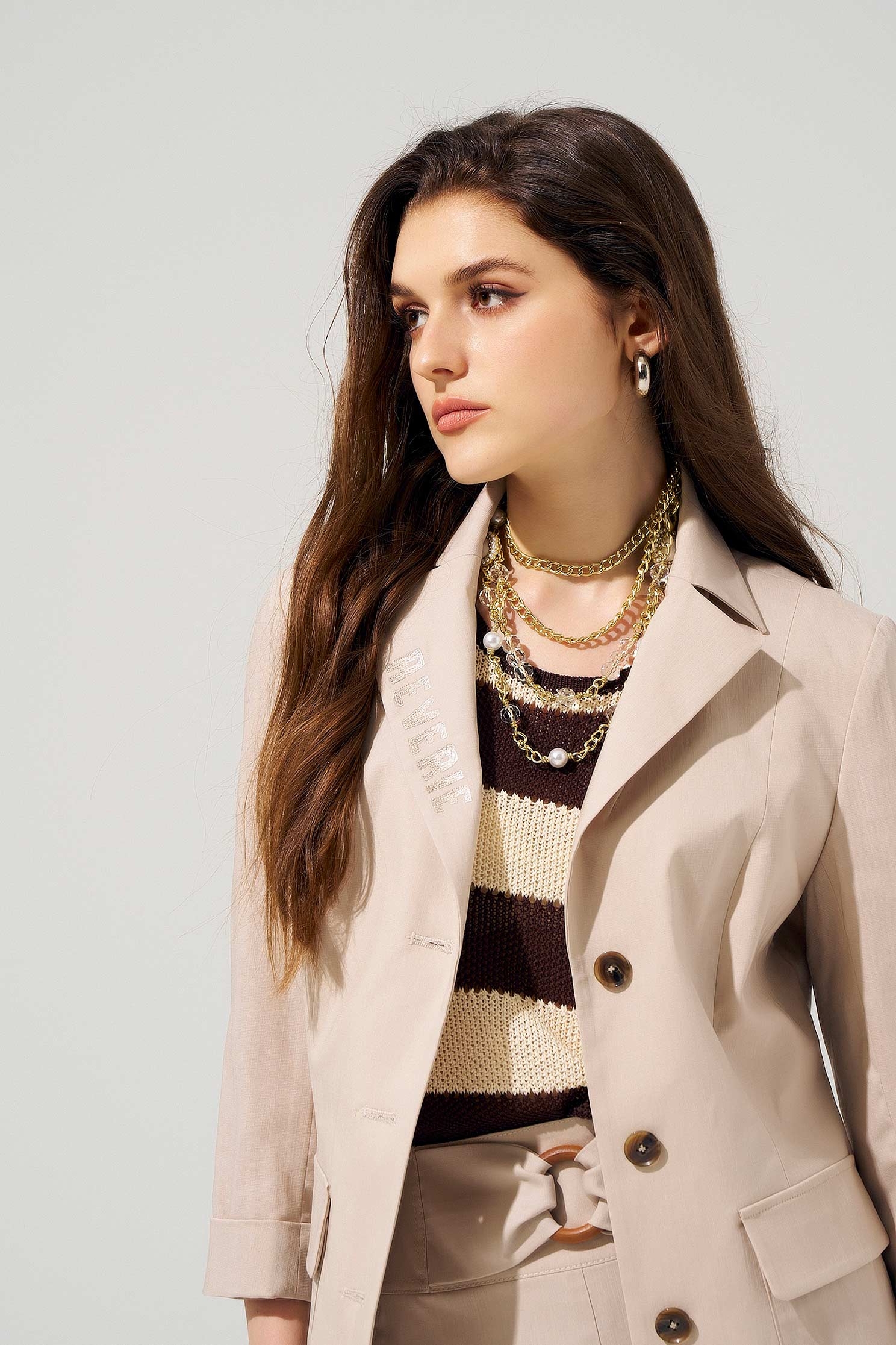 奶油色翻領繡花棉麻西裝外套奶油色翻領繡花棉麻西裝外套,一般外套,上班OL穿搭,外套,春夏穿搭,繡花,西裝外套