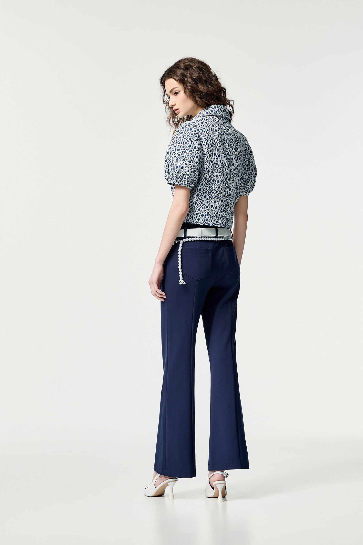 貼合蕾絲偽牛仔短外套貼合蕾絲偽牛仔短外套,一般外套,上班OL穿搭,外套,春夏穿搭,時髦成套搭配,牛仔,珍珠,蕾絲