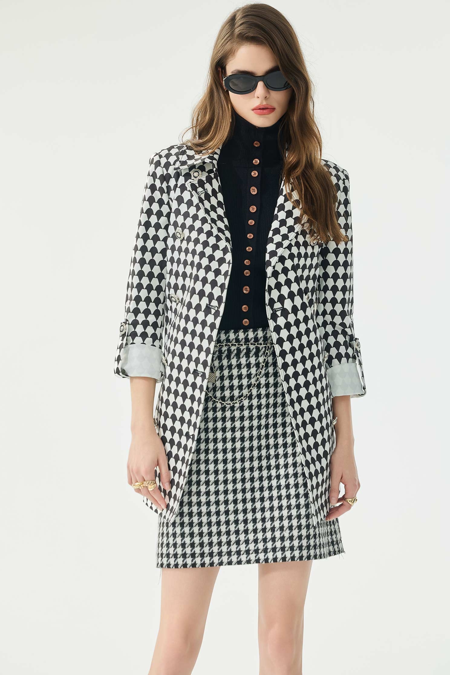 幾何鑽石花風衣外套幾何鑽石花風衣外套,外套,春夏穿搭,時髦成套搭配,腰帶