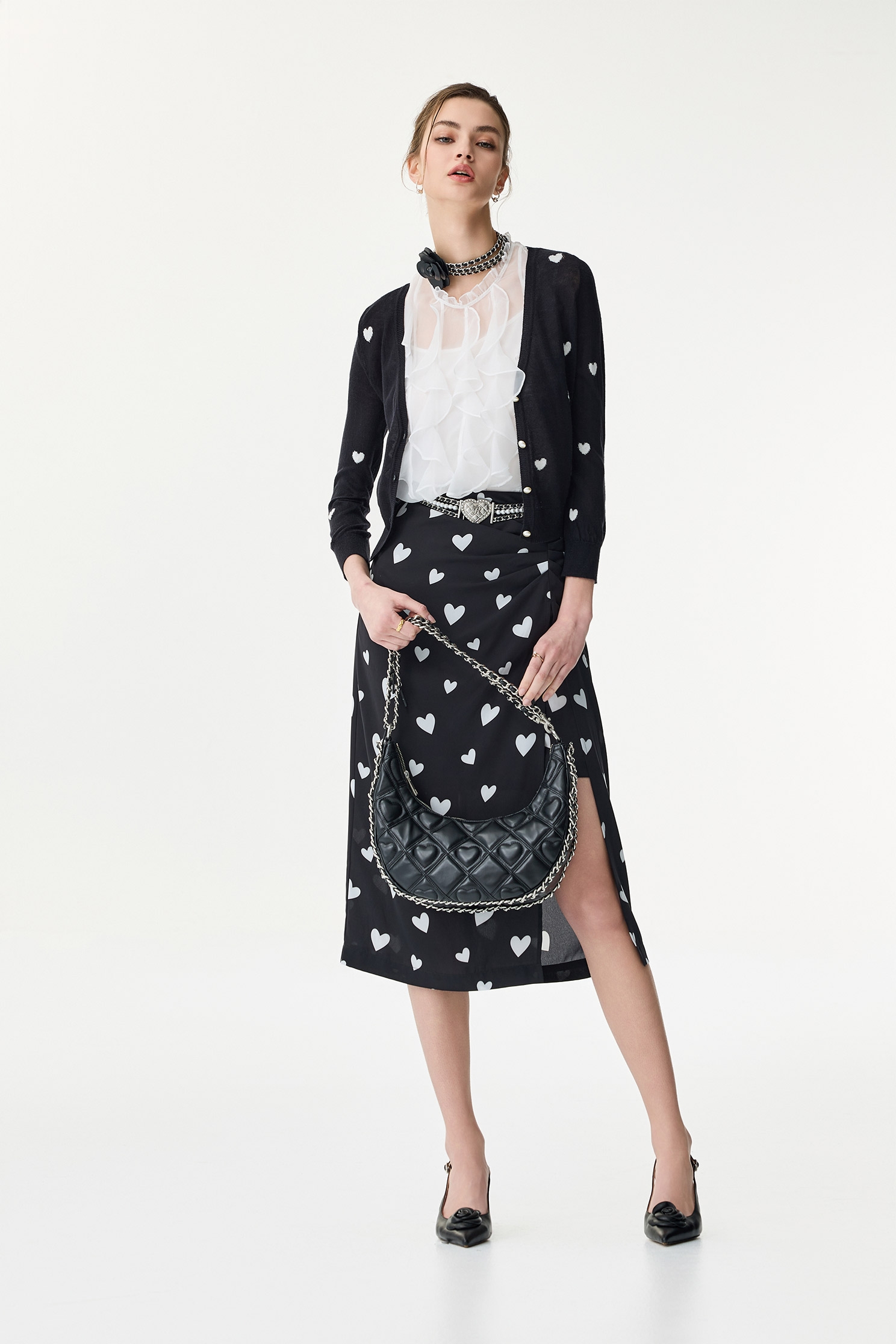 滿天心V領針織外罩滿天心V領針織外罩,春夏穿搭,時髦成套搭配,珍珠,針織,針織外套