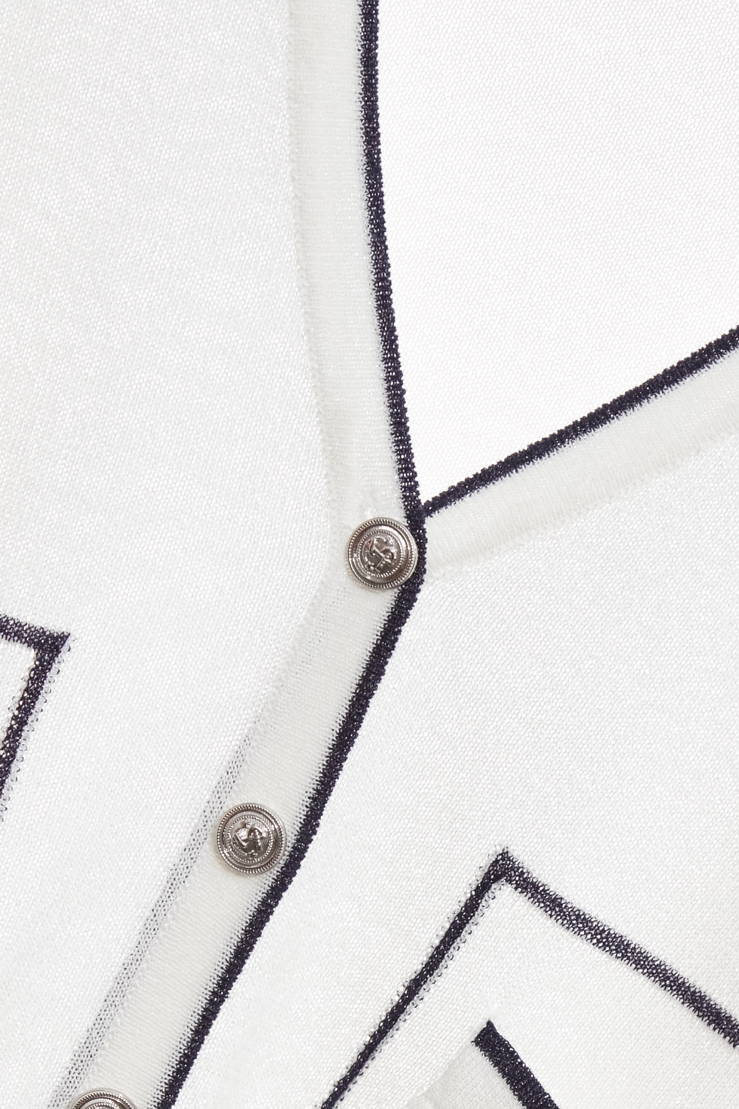 亮白色小香風針織外套亮白色小香風針織外套,上班OL穿搭,外套,小香風,小香風外套,春夏穿搭,白色外套,約會特輯,針織,針織外套