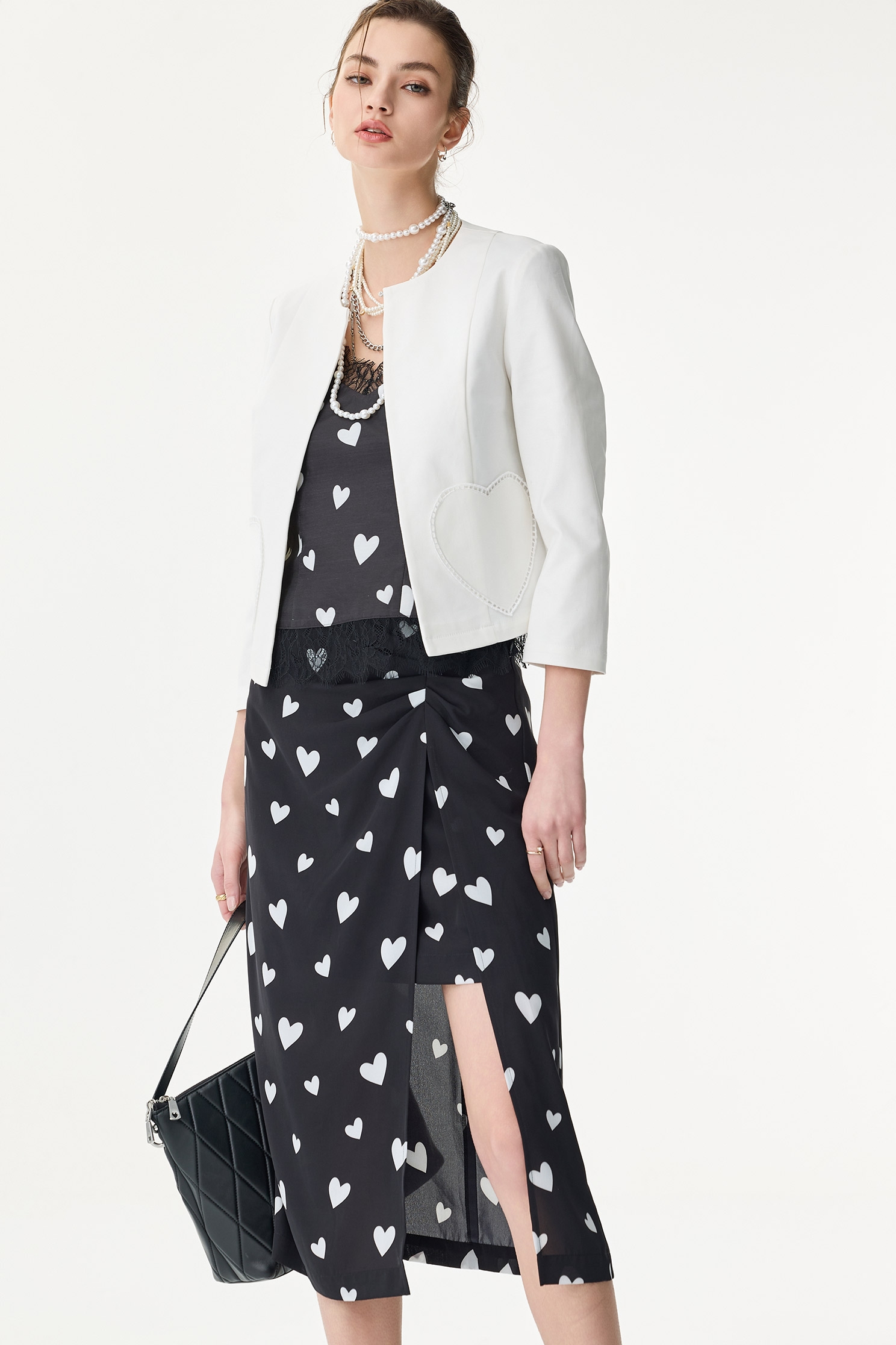 愛心口袋繡花外套愛心口袋繡花外套,一般外套,上班OL穿搭,外套,春夏穿搭,繡花