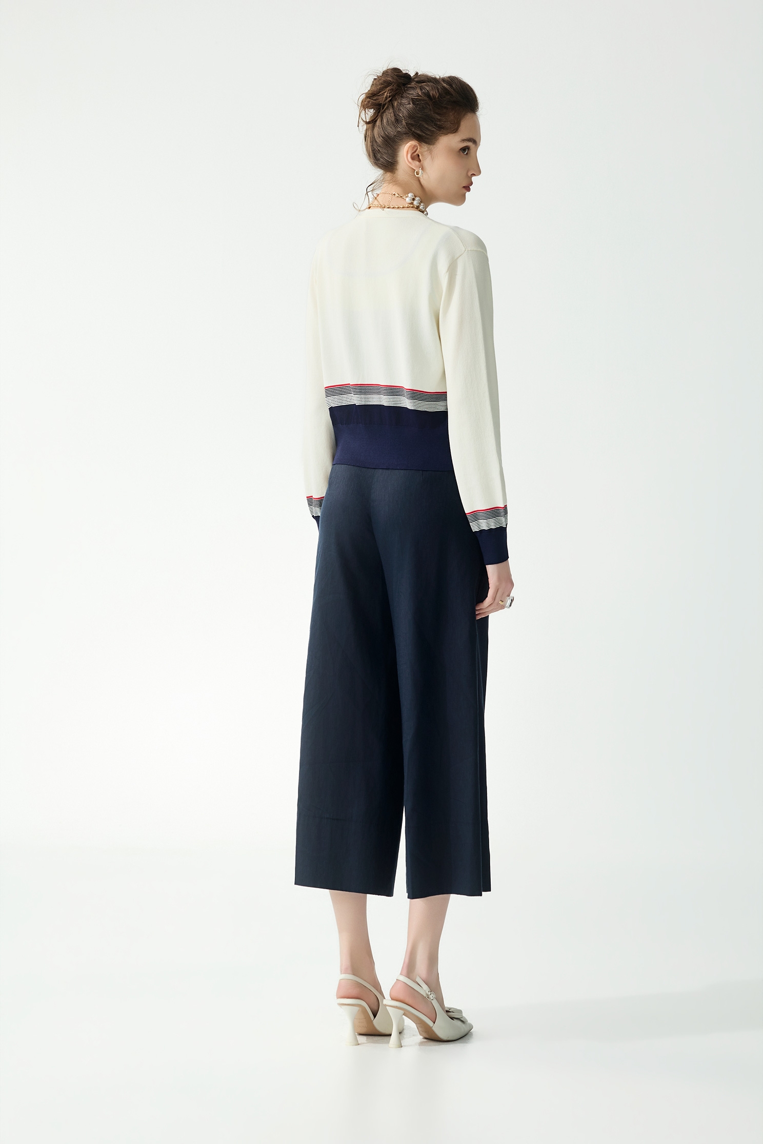 綴刺繡船錨開襟針織外套綴刺繡船錨開襟針織外套,一般外套,人氣商品,刺繡,外套,春夏穿搭,針織,針織外套