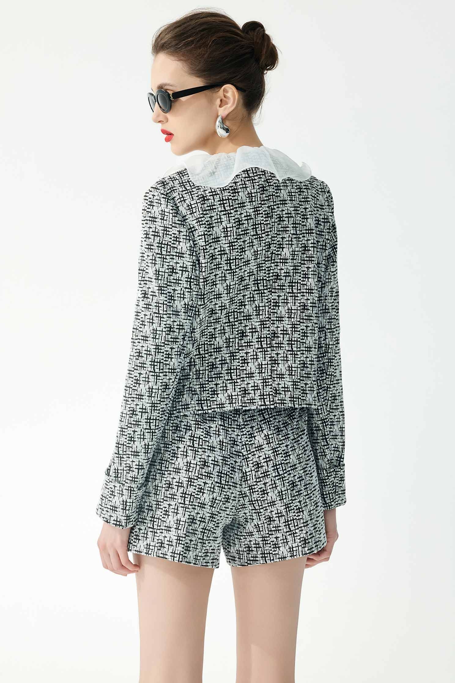 黑白復古別針彈性短外套黑白復古別針彈性短外套,一般外套,人氣商品,外套,春夏穿搭,珍珠,蝴蝶結