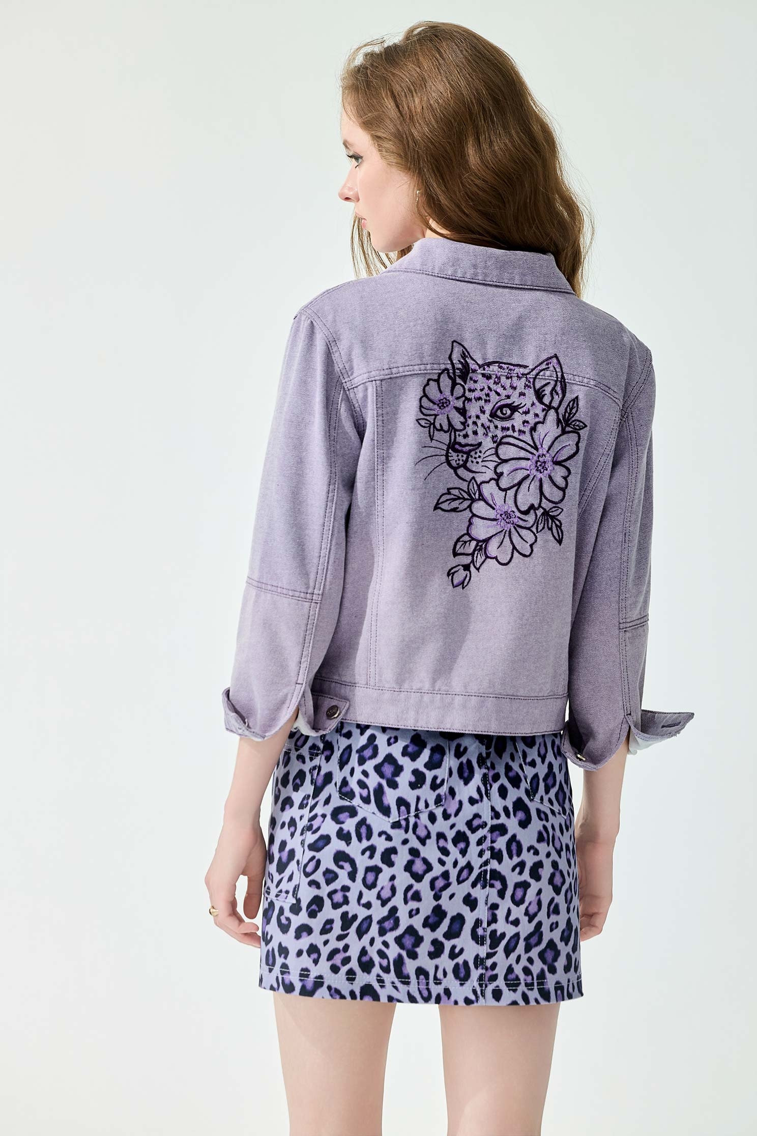 灰調葡萄紫牛仔外套灰調葡萄紫牛仔外套,一般外套,刺繡,外套,春夏穿搭,牛仔,牛仔外套