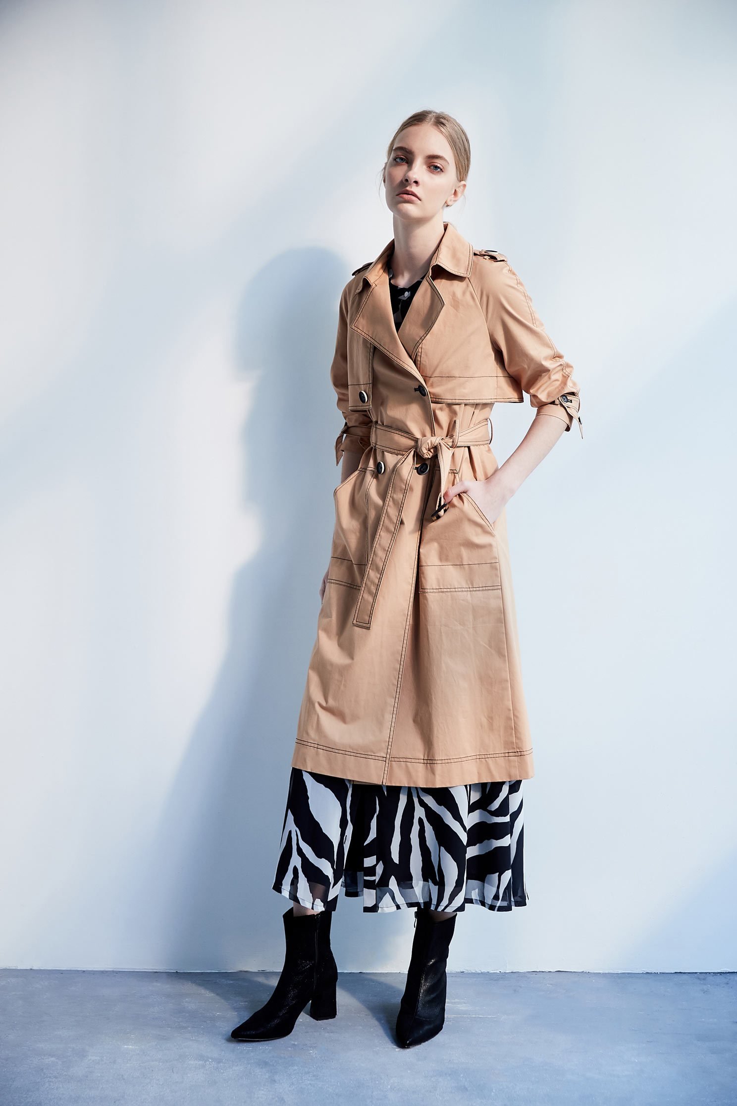 Classic khaki trench coat,jacket,outerwear,cotton,longcoat,longsleeveouterwear,windbreaker,airsigns