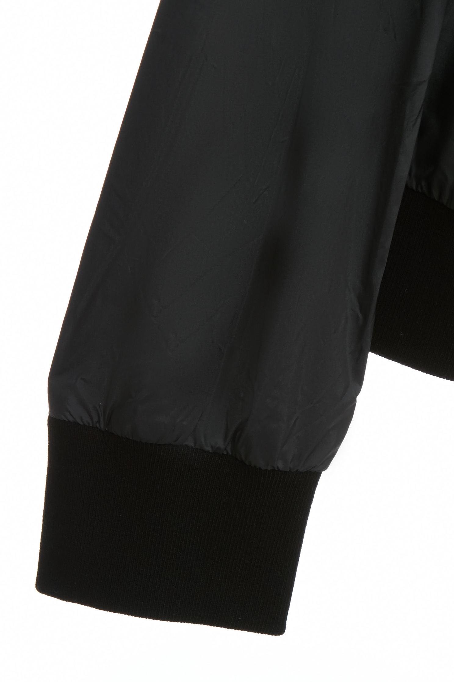 鑲色邊造型涼感防曬外套鑲色邊造型涼感防曬外套,外套,秋冬穿搭,簡約穿搭,西裝外套,黑色外套