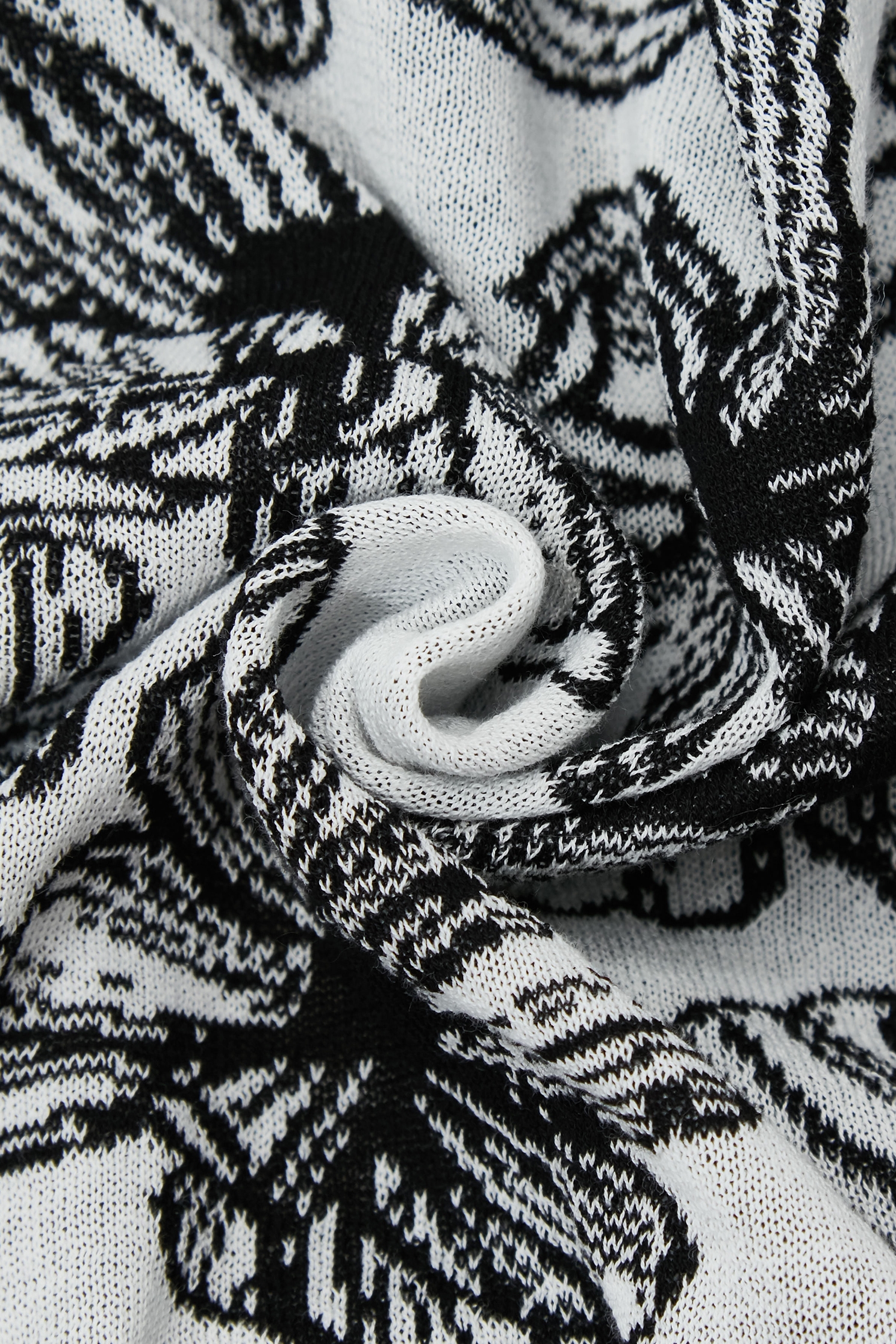 手繪線條花圖騰針織外罩手繪線條花圖騰針織外罩,春夏穿搭,時髦成套搭配,純棉,針織外套