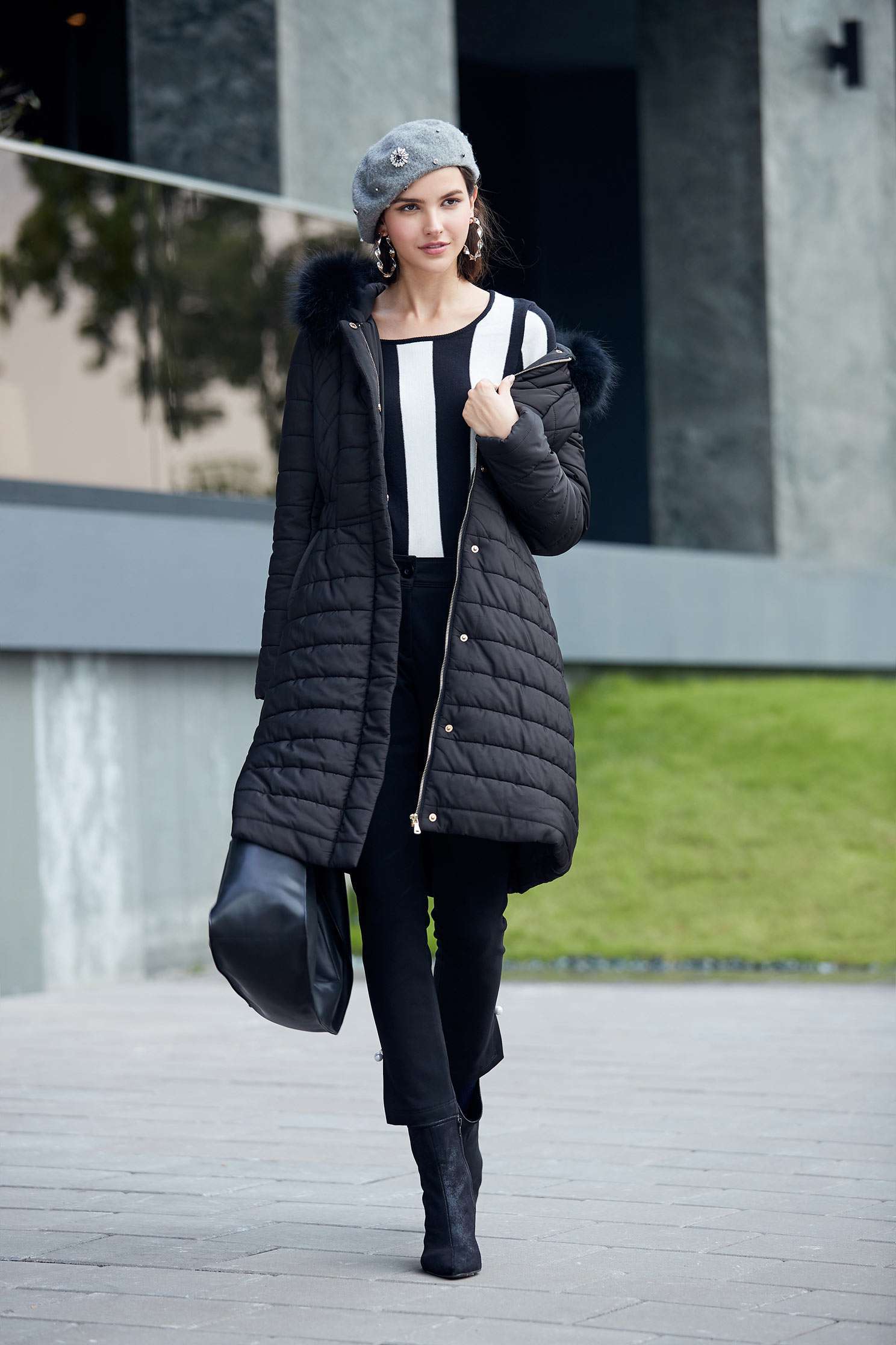 faux fur tirim collar coat jacket,outerwear,longcoat,longsleeveouterwear,blackouterwear