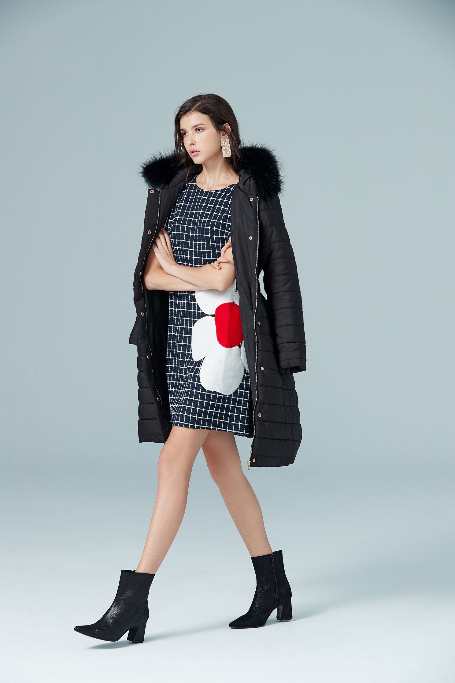 faux fur tirim collar coat jacket,outerwear,longcoat,longsleeveouterwear,blackouterwear