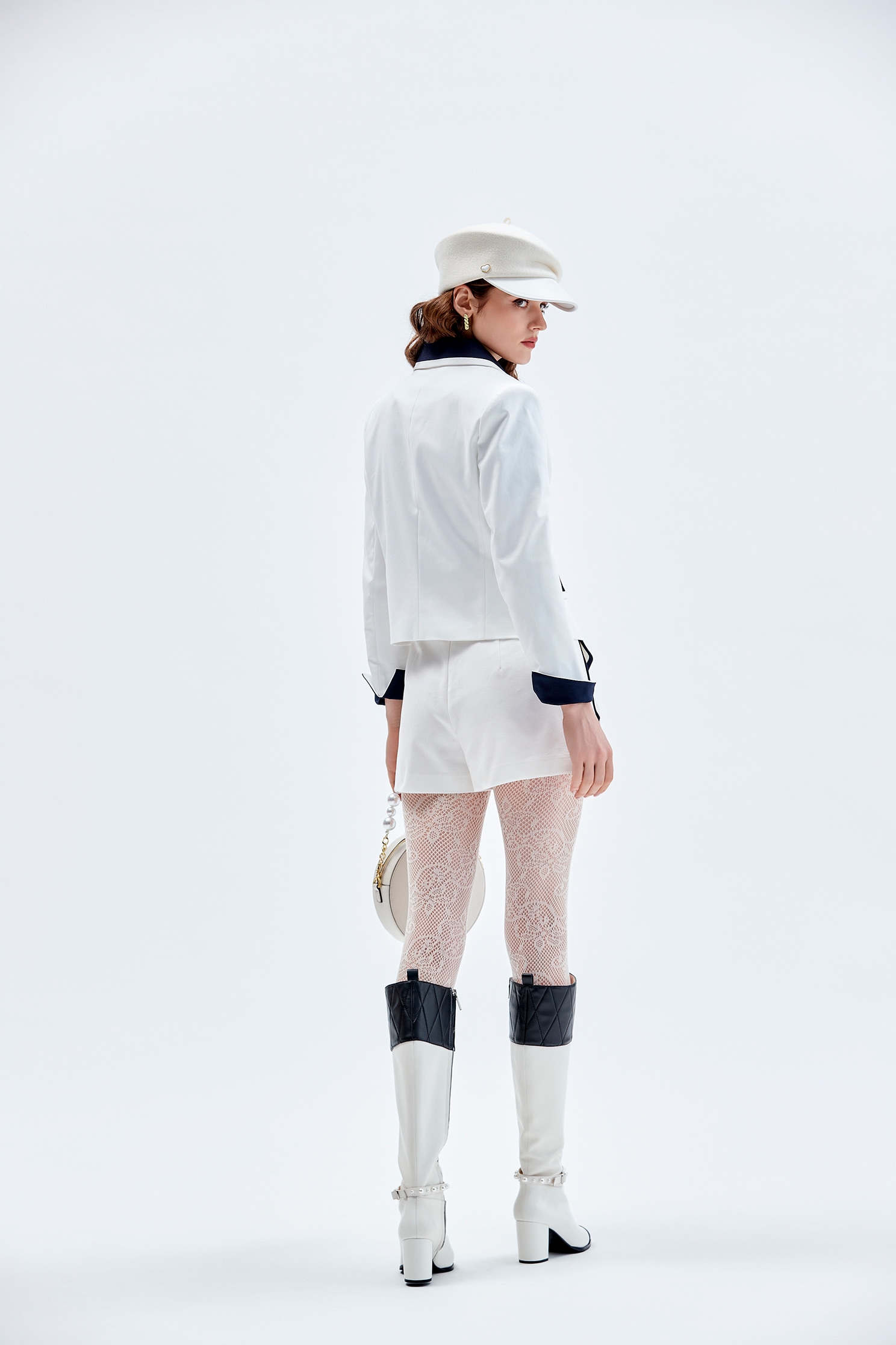 椰奶白配色西裝外套椰奶白配色西裝外套,一般外套,外套,白色外套,秋冬穿搭,西裝外套