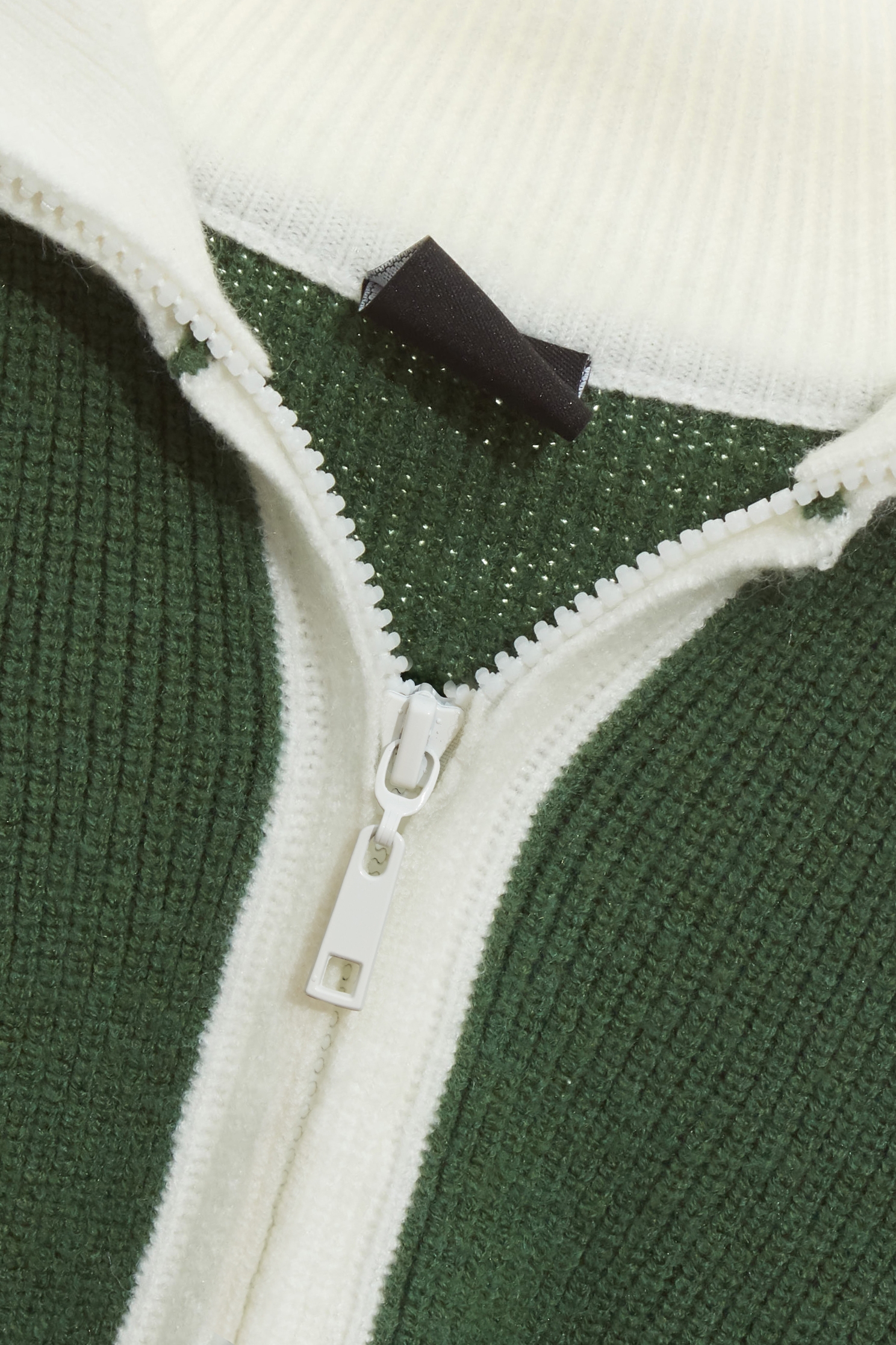 深翡翠色運動風針織外套深翡翠色運動風針織外套,一般外套,外套,秋冬穿搭,針織,針織外套