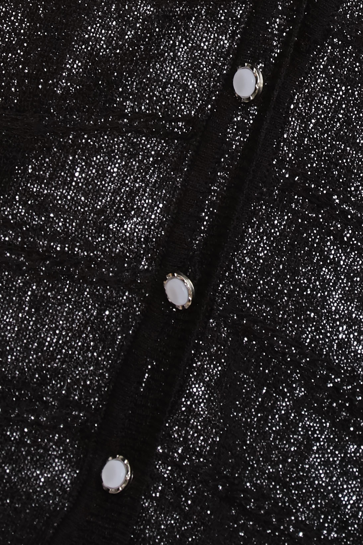 愛心繡花V領針織外罩愛心繡花V領針織外罩,上班OL穿搭,春夏穿搭,約會特輯,繡花,針織,針織外套