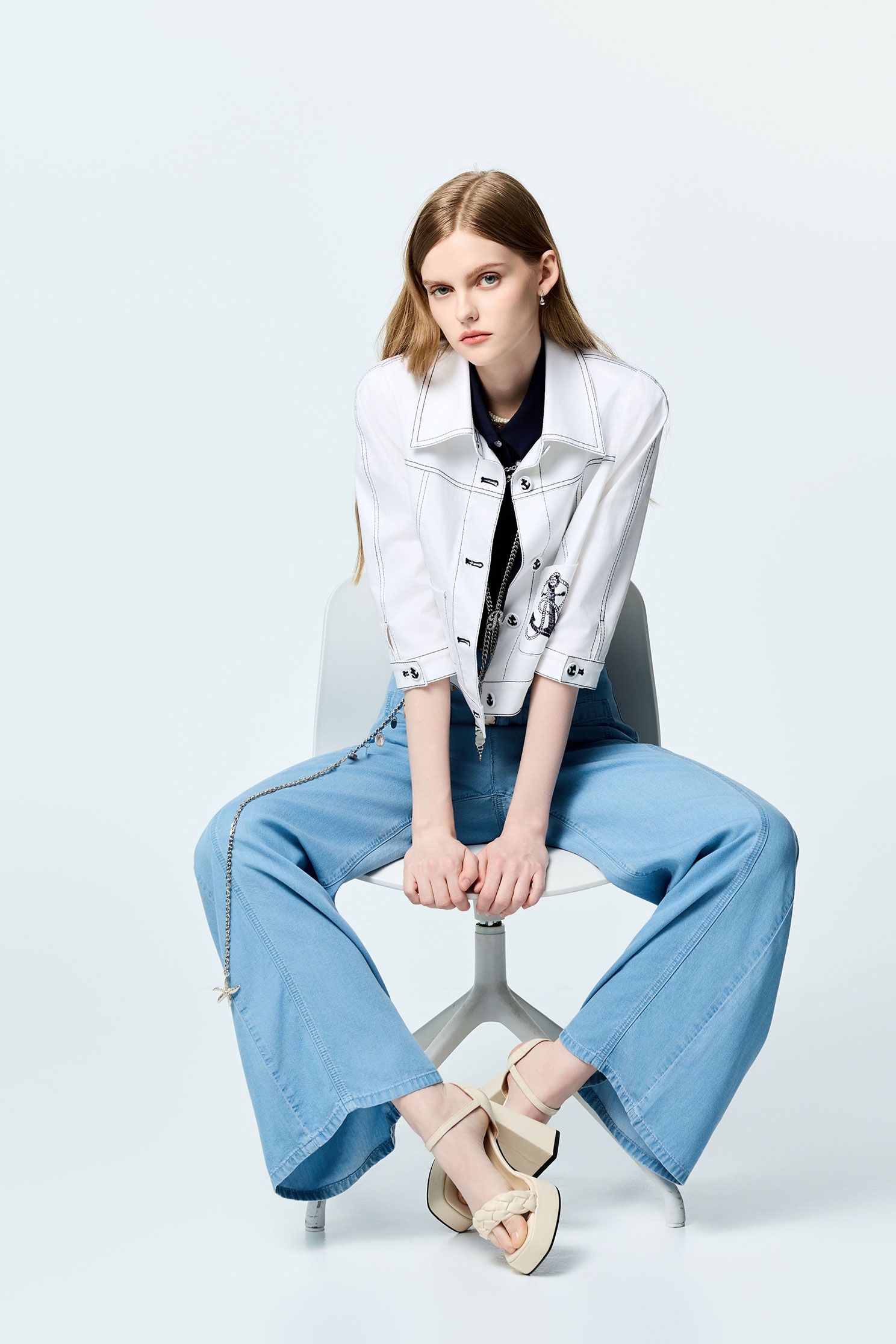 跳色壓線造型外套跳色壓線造型外套,一般外套,上班OL穿搭,刺繡,外套,春夏穿搭,時髦成套搭配,白色外套