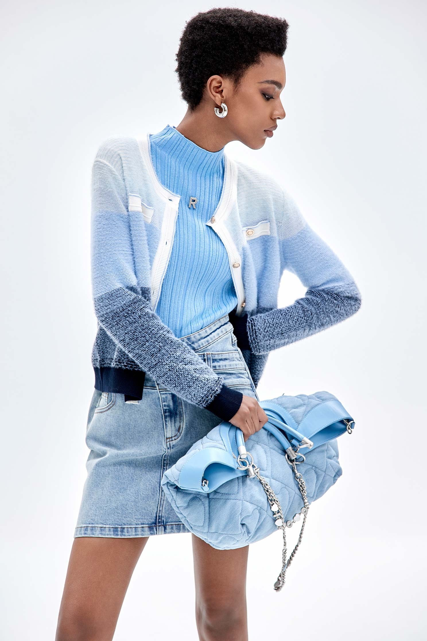 冰河藍漸層色針織外套冰河藍漸層色針織外套,一般外套,人氣商品,外套,小香風,秋冬穿搭,針織,針織外套