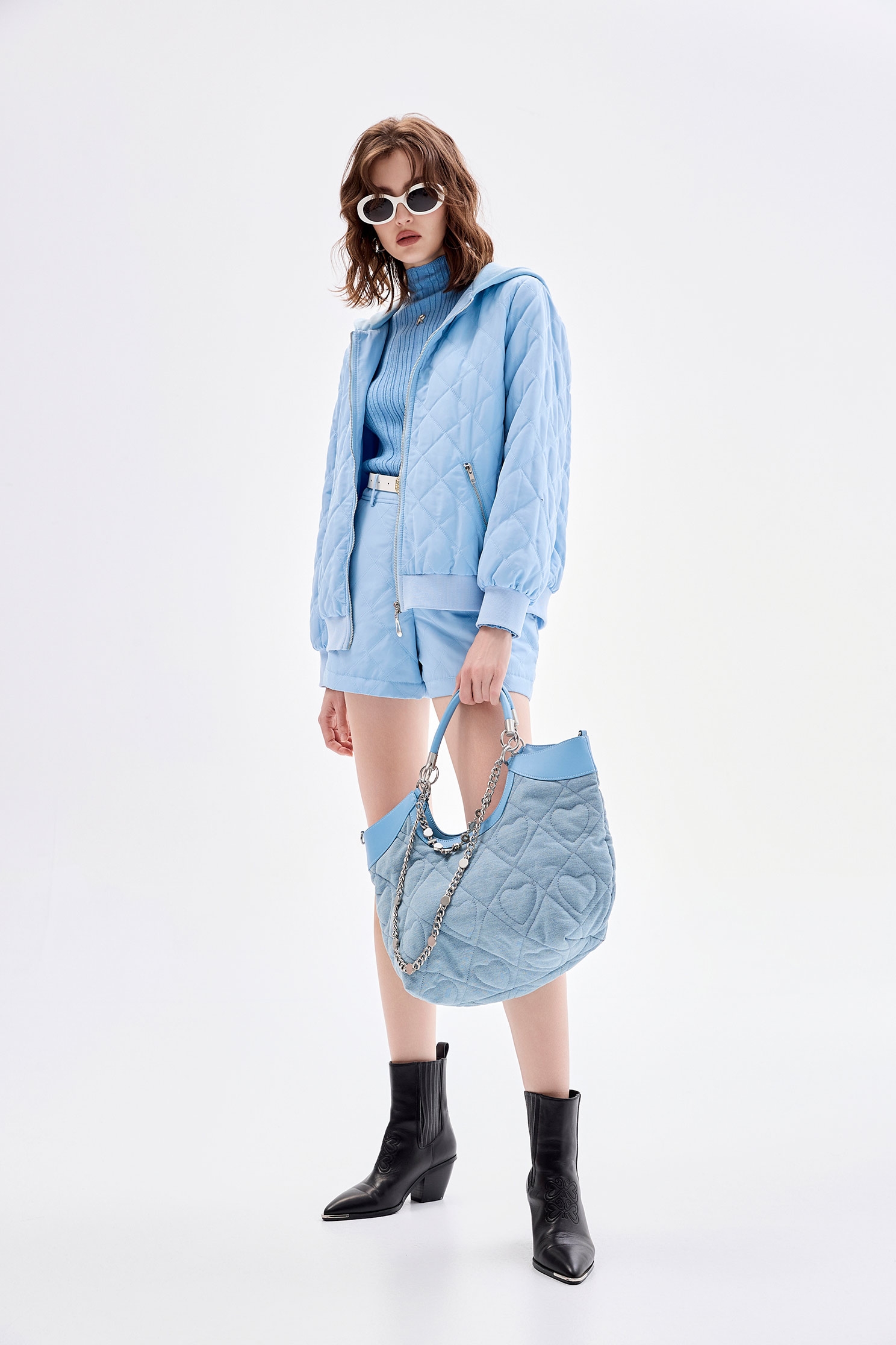 冰河藍菱格鋪棉連帽外套冰河藍菱格鋪棉連帽外套,一般外套,人氣商品,外套,時髦成套搭配,格紋,秋冬穿搭