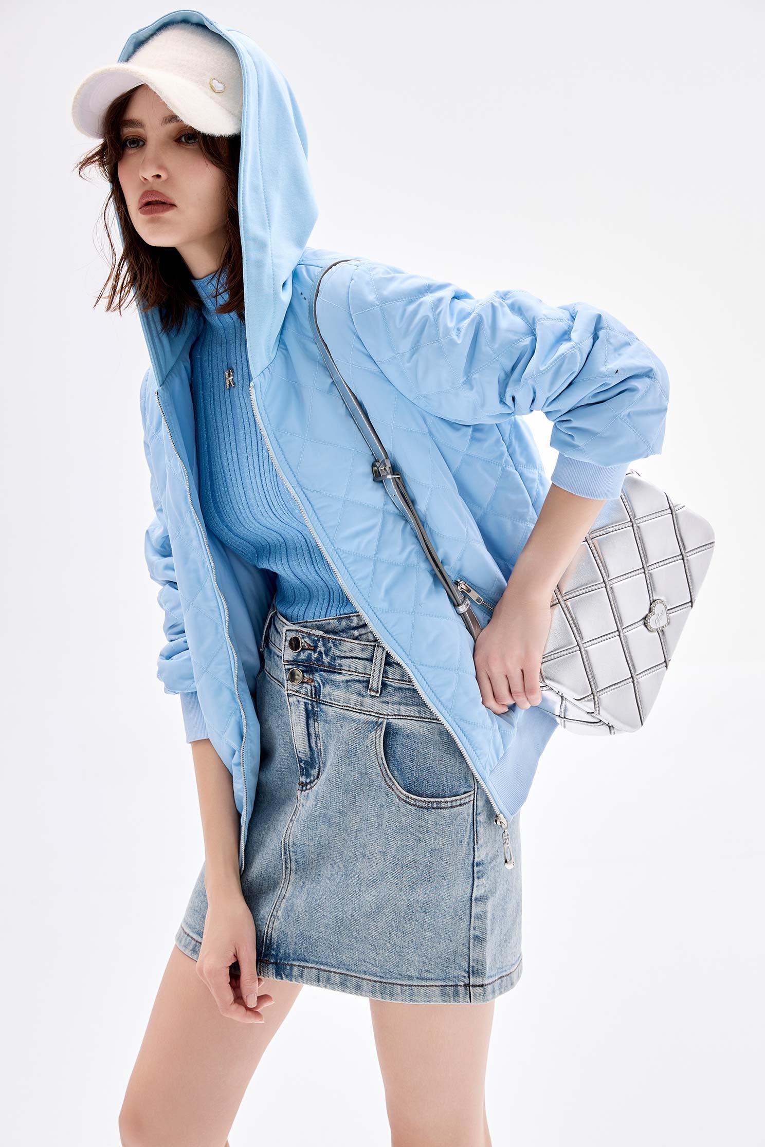 冰河藍菱格鋪棉連帽外套冰河藍菱格鋪棉連帽外套,一般外套,人氣商品,外套,時髦成套搭配,格紋,秋冬穿搭