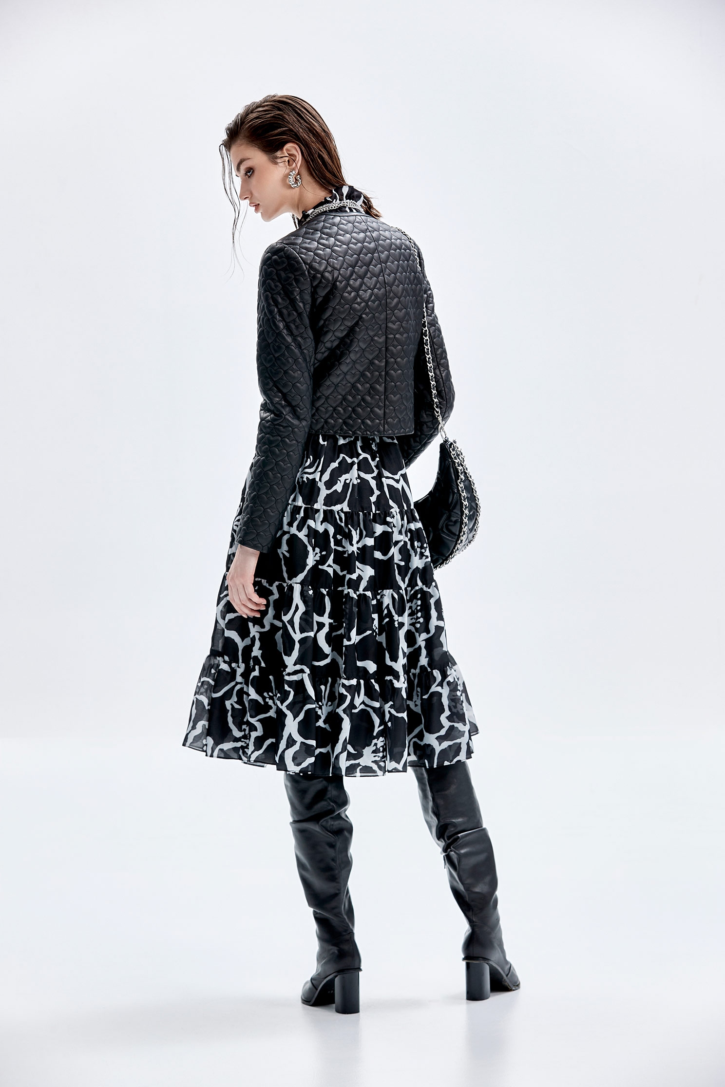 愛心車紋真皮外套愛心車紋真皮外套,一般外套,外套,皮衣,皮革,秋冬穿搭,黑色外套