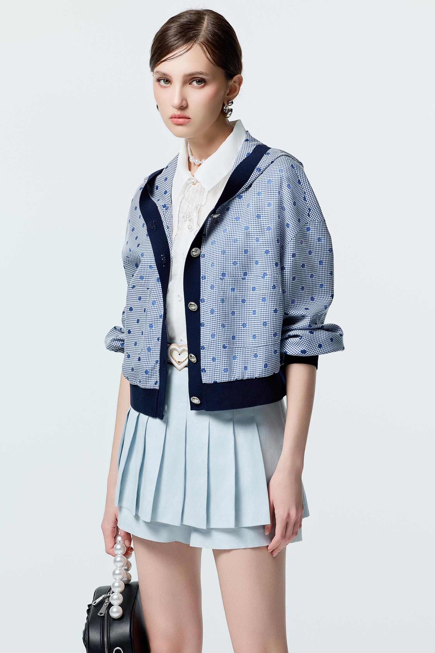 水手藍簍空點點外套水手藍簍空點點外套,上班OL穿搭,外套,時髦成套搭配,格紋,波點,秋冬穿搭,連帽外套,針織,長袖外套