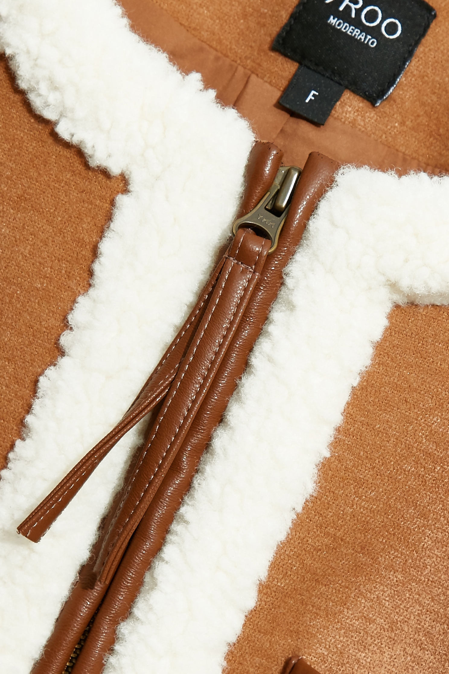 雌鹿色拼接造型短版拉鍊外套雌鹿色拼接造型短版拉鍊外套,一般外套,外套,秋冬穿搭