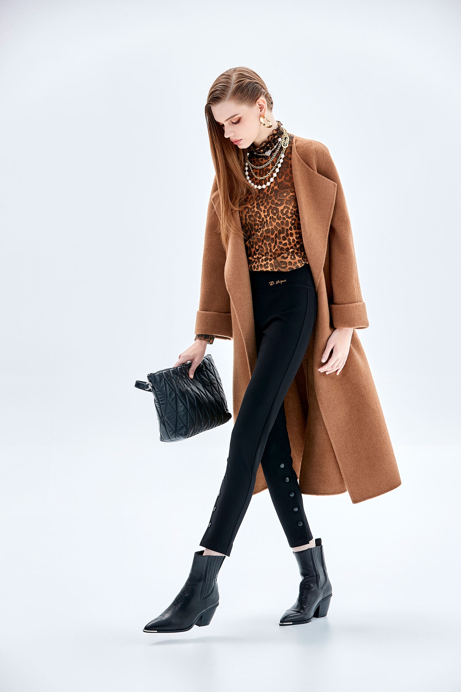 雌鹿色駝絨翻領綁帶長版外套雌鹿色駝絨翻領綁帶長版外套,一般外套,人氣商品,外套,秋冬穿搭,長大衣