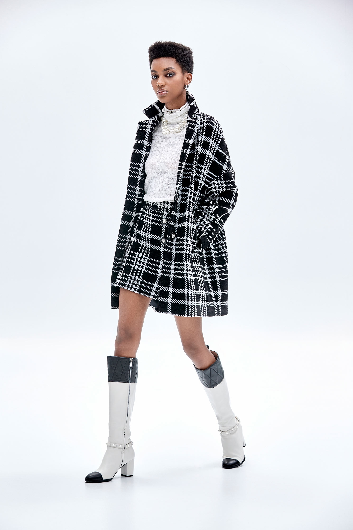 經典千鳥格紋大衣經典千鳥格紋大衣,一般外套,人氣商品,外套,時髦成套搭配,格紋,秋冬穿搭