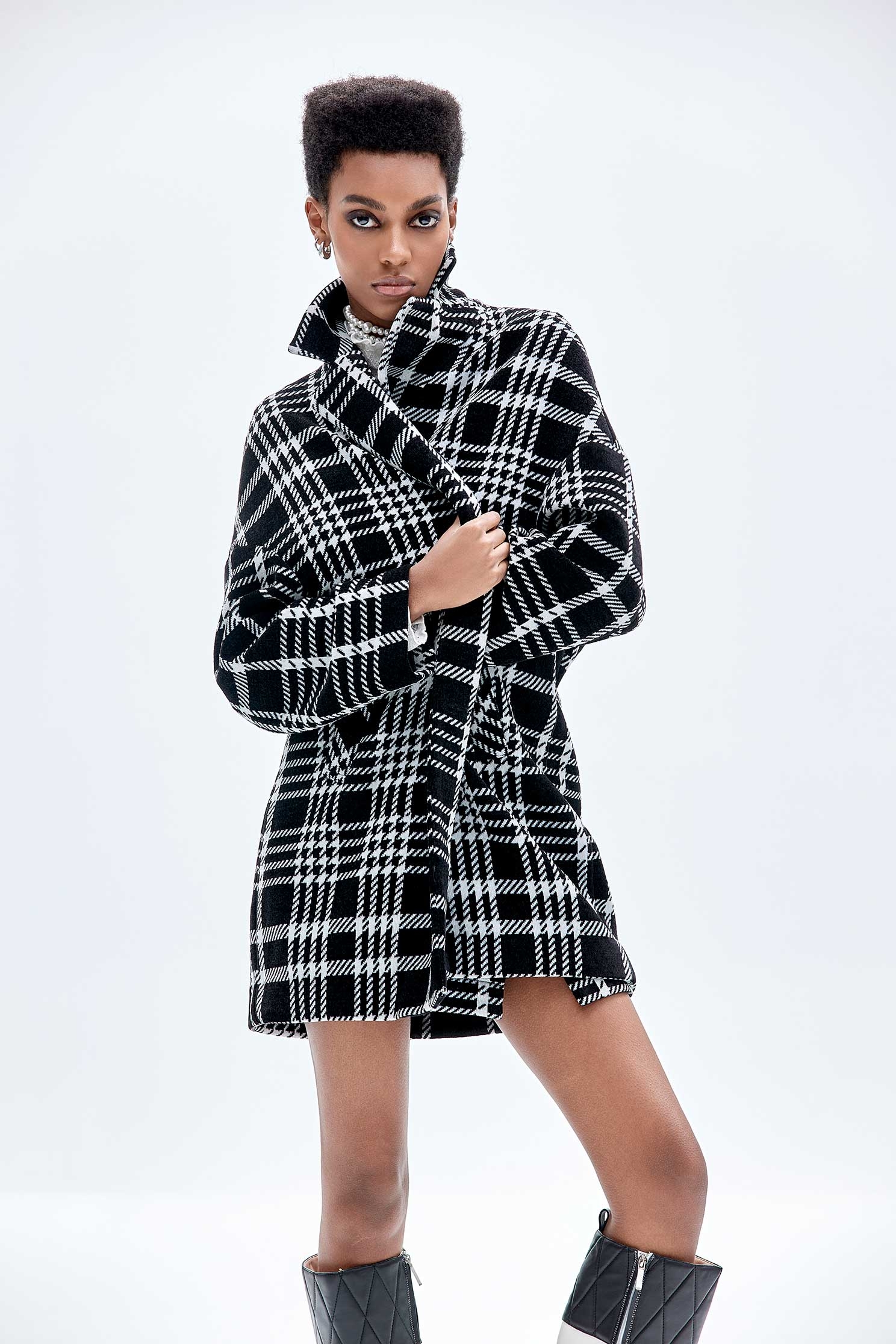 經典千鳥格紋大衣經典千鳥格紋大衣,一般外套,人氣商品,外套,時髦成套搭配,格紋,秋冬穿搭