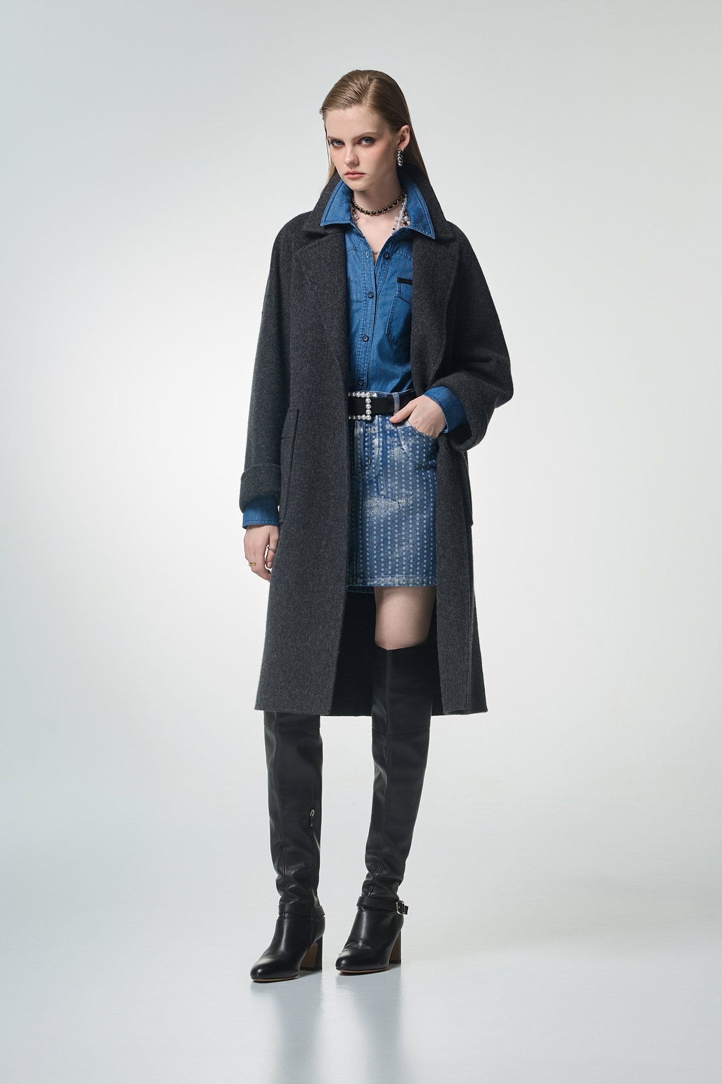 安靜灰長版大衣安靜灰長版大衣,上班OL穿搭,秋冬穿搭,約會特輯,長大衣