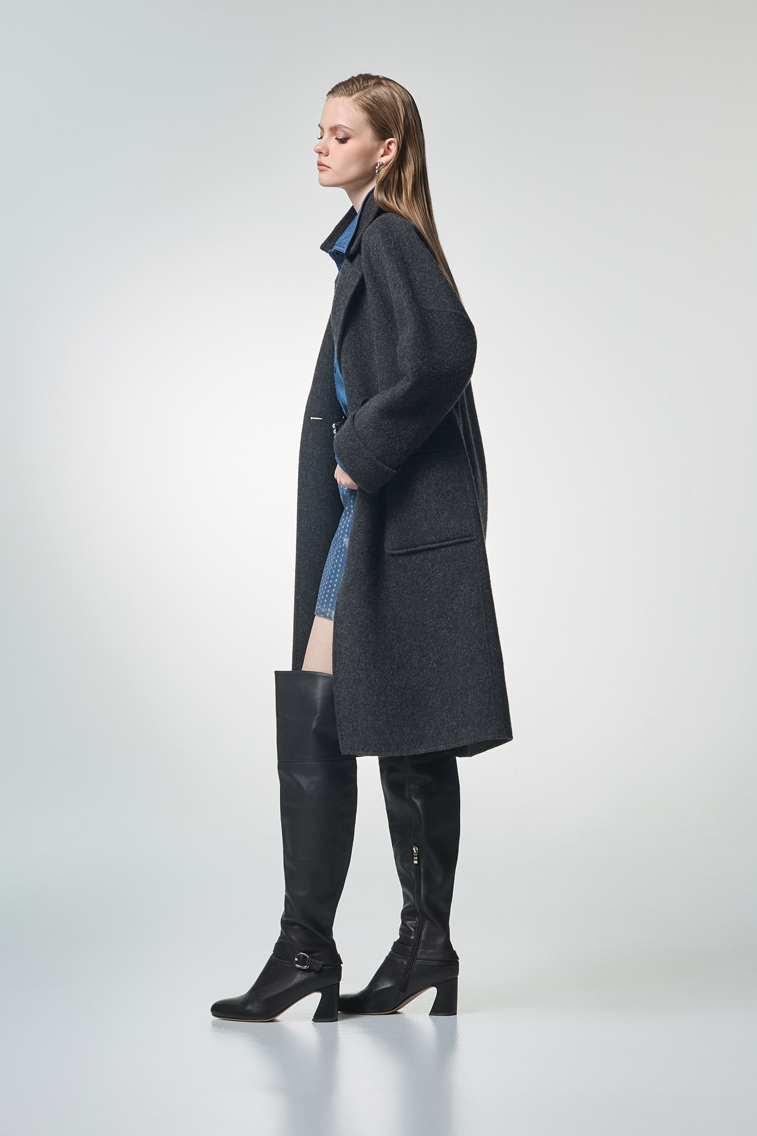 安靜灰長版大衣安靜灰長版大衣,上班OL穿搭,秋冬穿搭,約會特輯,長大衣