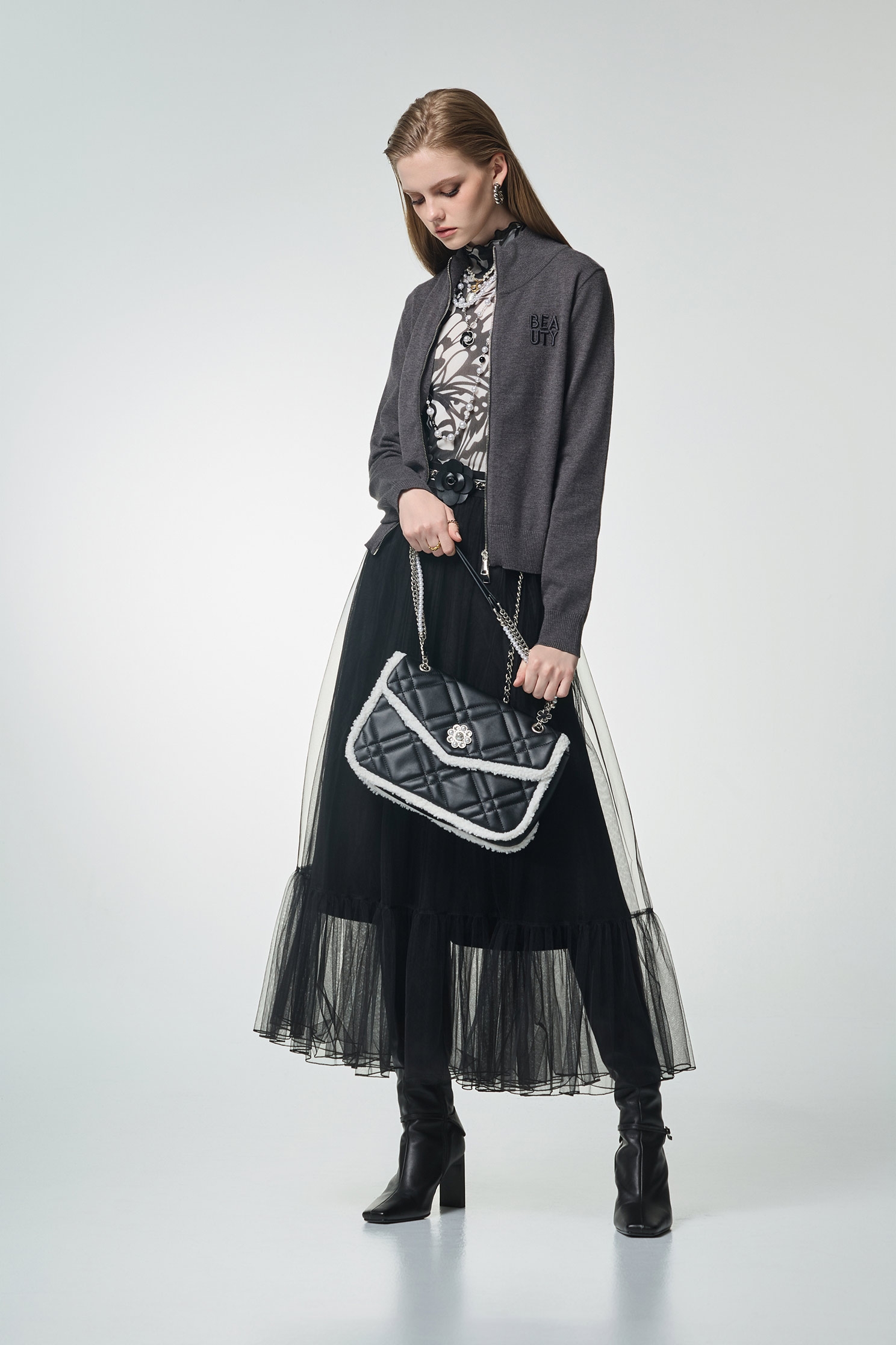 循環灰拉鍊針織外套循環灰拉鍊針織外套,一般外套,刺繡,外套,春夏穿搭,針織,針織外套