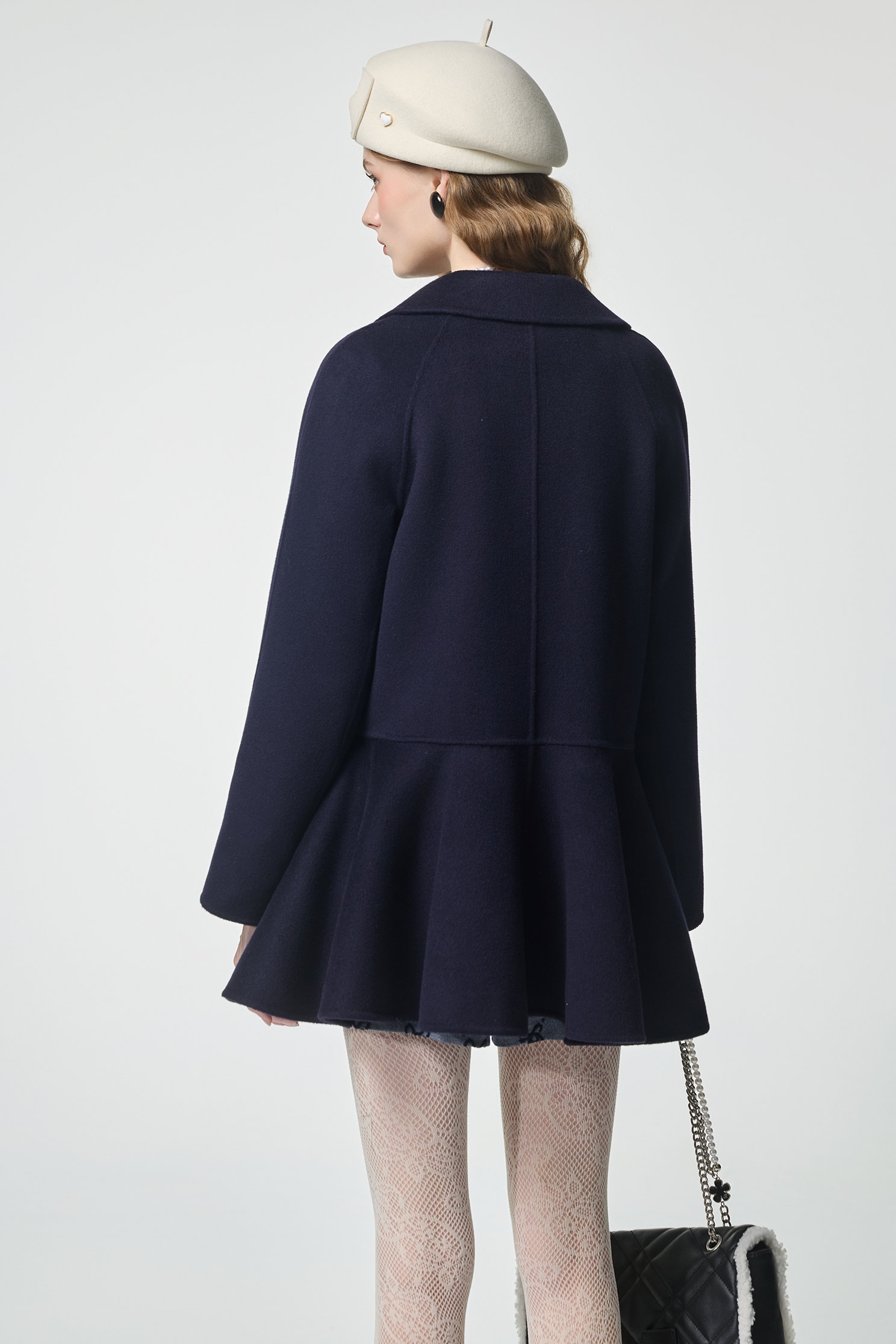 濃厚靛藍雙面呢大衣濃厚靛藍雙面呢大衣,上班OL穿搭,人氣商品,秋冬穿搭,約會特輯,荷葉,長大衣