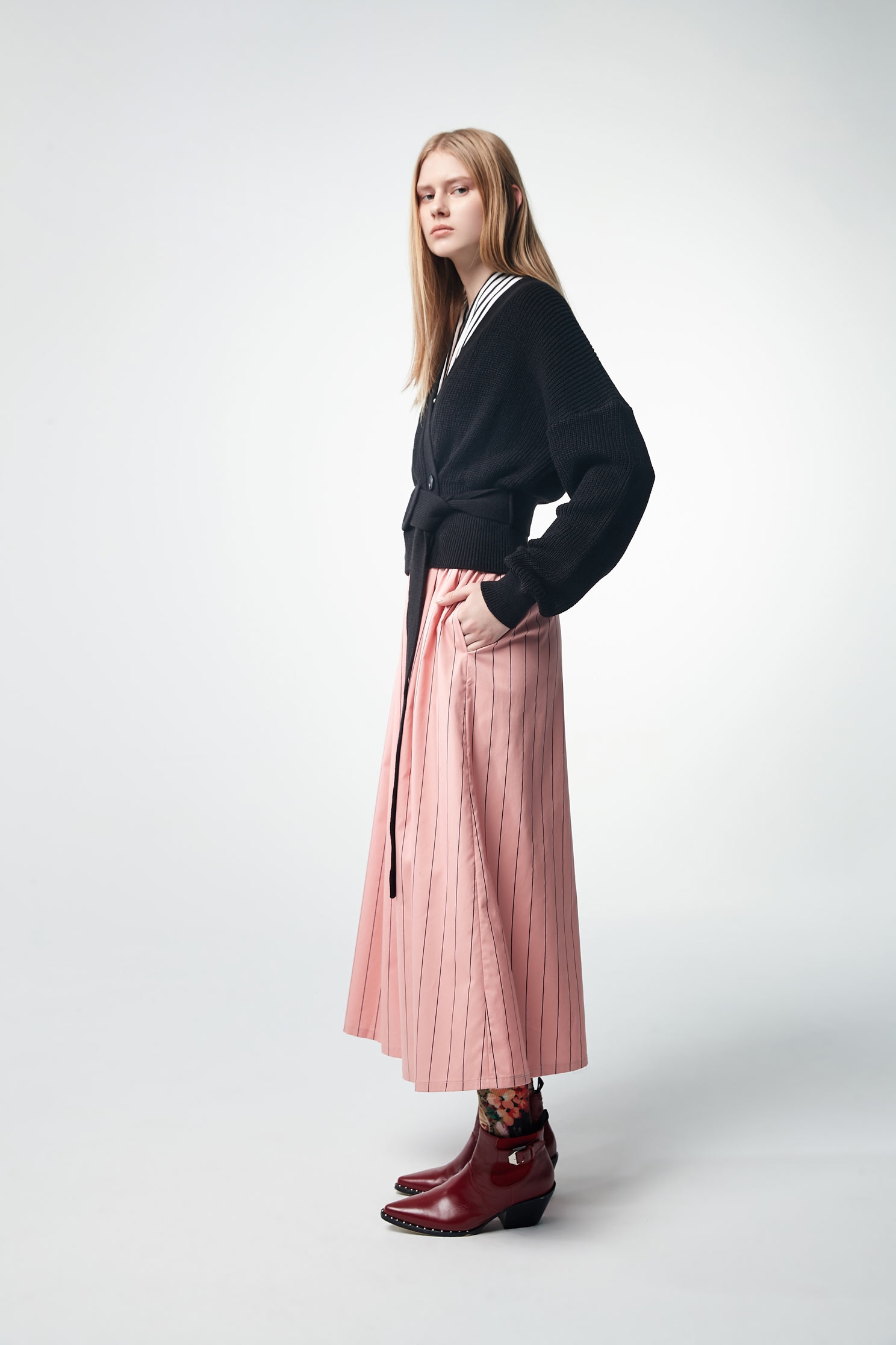 Open-cut strap long-sleeveknit jacket,outerwear,knitting,knittedjacket,longsleeveouterwear,blackouterwear