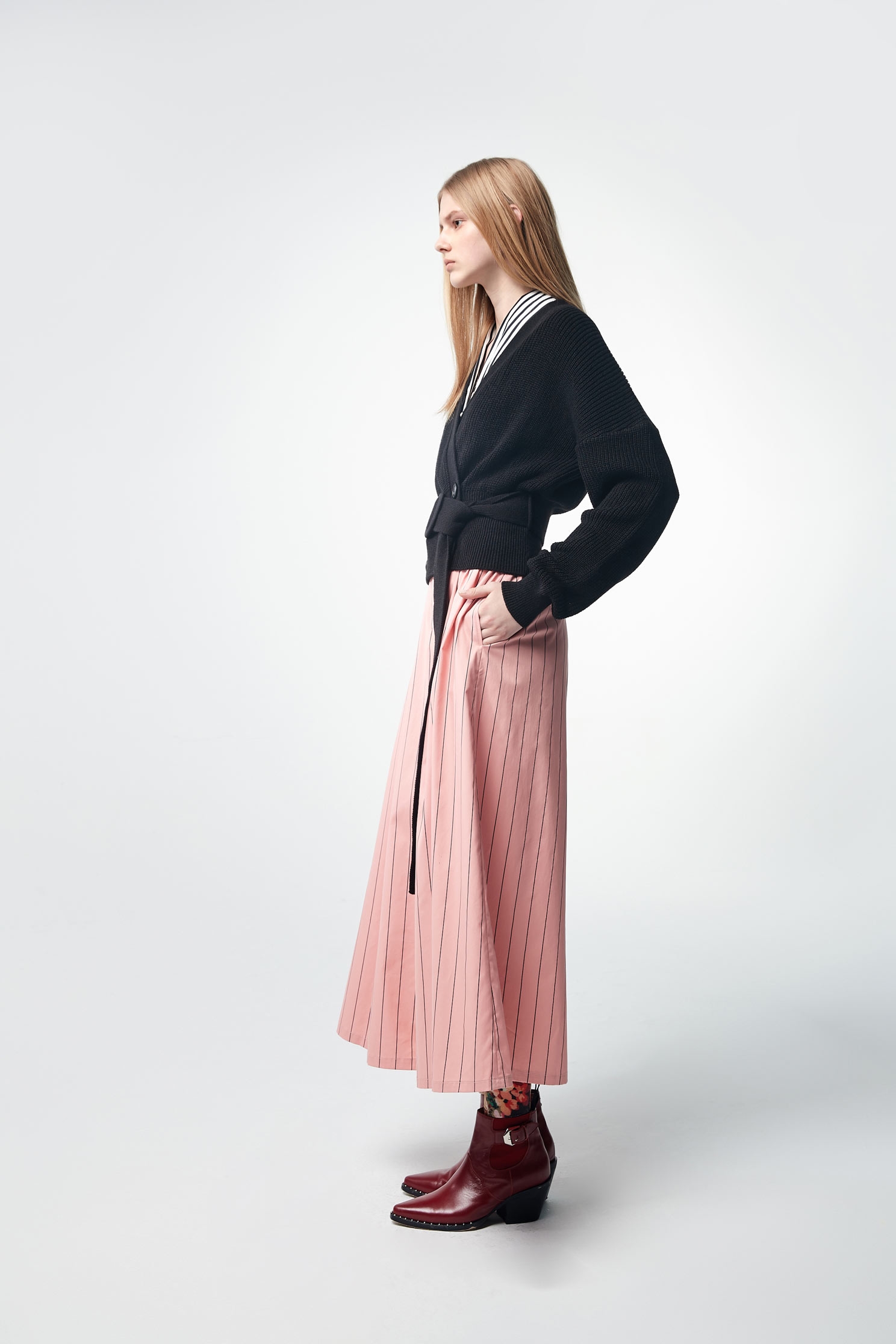 Open-cut strap long-sleeveknit jacket,outerwear,knitting,knittedjacket,longsleeveouterwear,blackouterwear