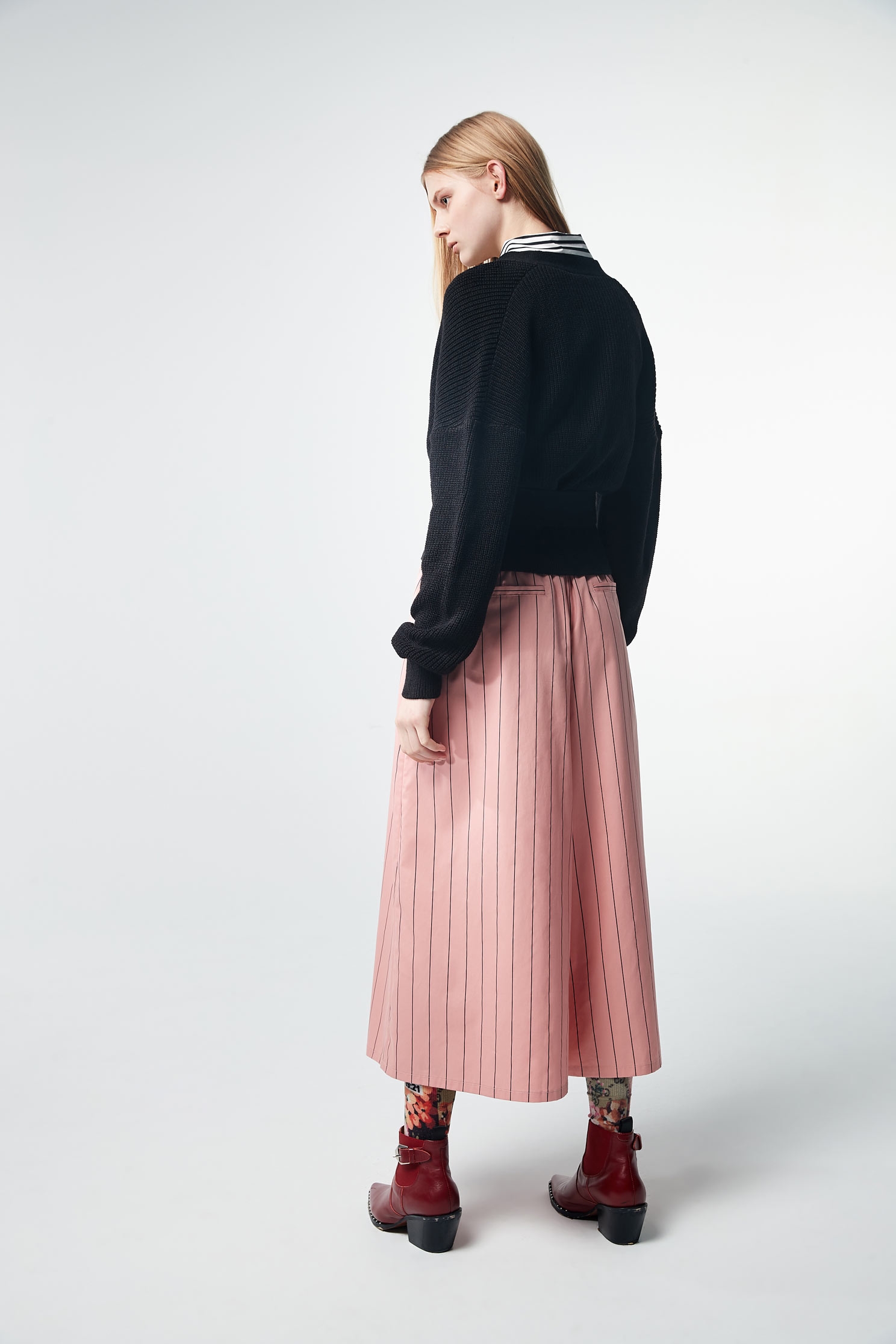 Open-cut strap long-sleeveknit jacket,outerwear,knitting,knittedjacket,longsleeveouterwear,blackouterwear