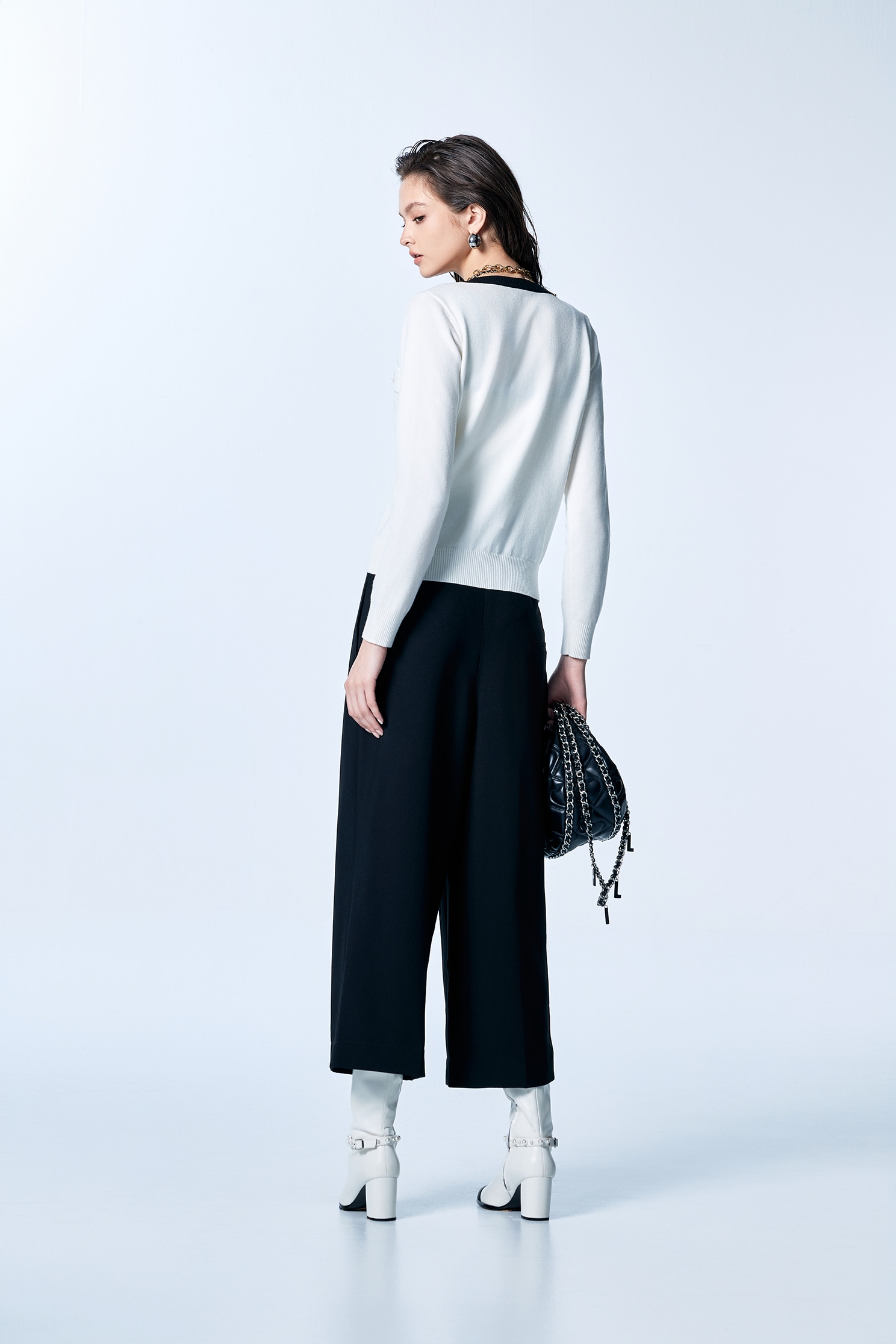 奶白色菱形提花針織外罩奶白色菱形提花針織外罩,一般外套,上班OL穿搭,外套,春夏穿搭,珍珠,白色外套,針織,針織外套