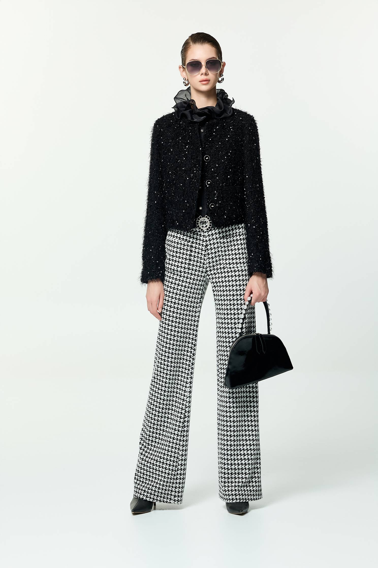 花呢崁亮片羽毛紗小香短外套花呢崁亮片羽毛紗小香短外套,一般外套,上班OL穿搭,人氣商品,外套,小香風外套,時髦成套搭配,派對特輯,秋冬穿搭