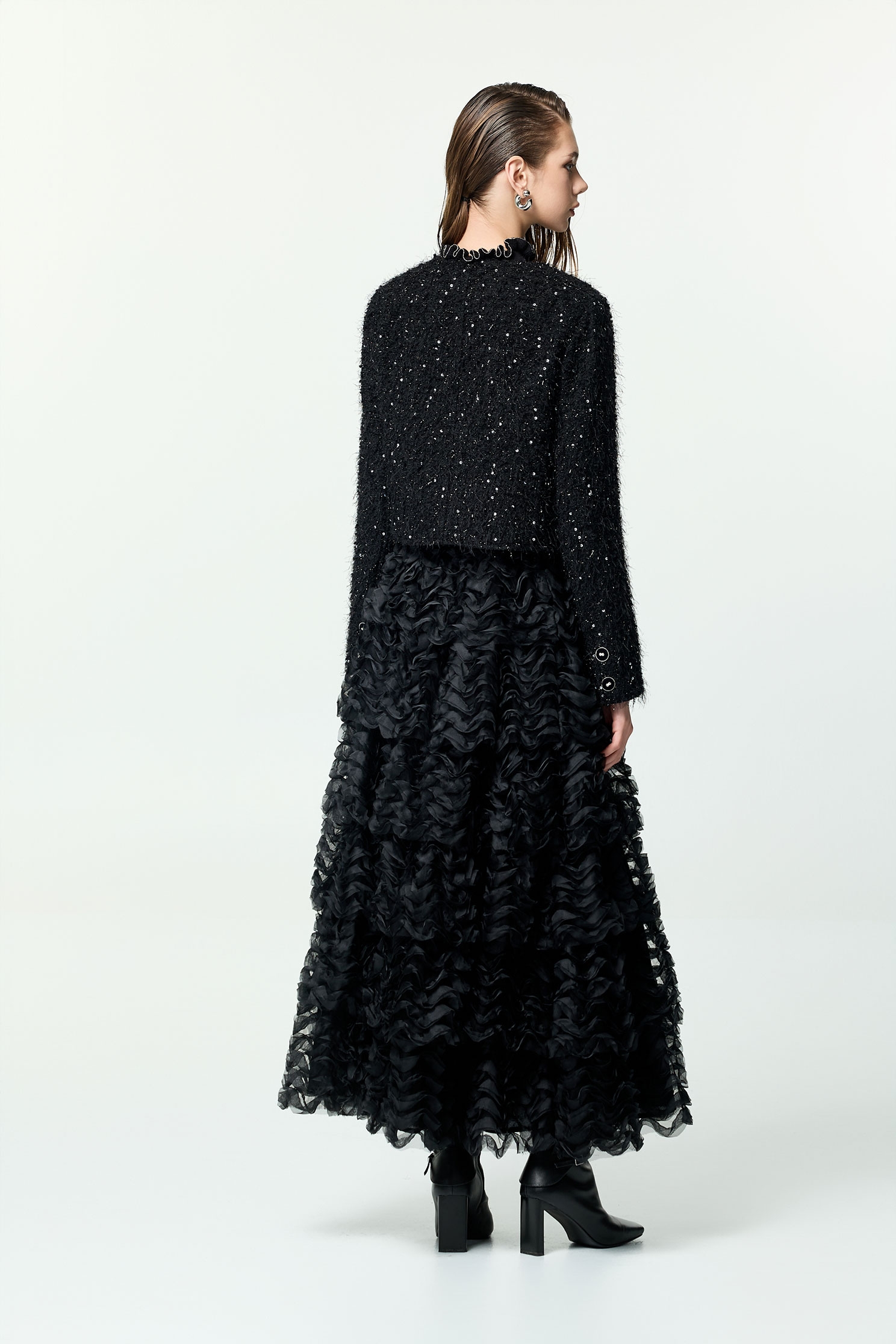 花呢崁亮片羽毛紗小香短外套花呢崁亮片羽毛紗小香短外套,一般外套,上班OL穿搭,人氣商品,外套,小香風外套,時髦成套搭配,派對特輯,秋冬穿搭