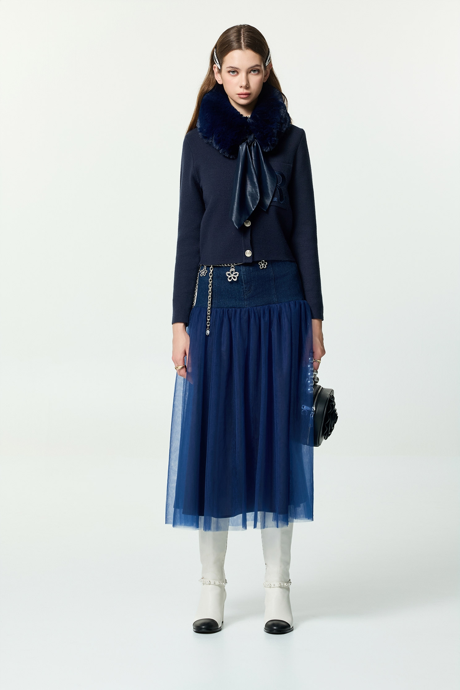 濃厚靛藍仿皮草領針織外套濃厚靛藍仿皮草領針織外套,一般外套,刺繡,外套,秋冬穿搭,約會特輯,針織,針織外套