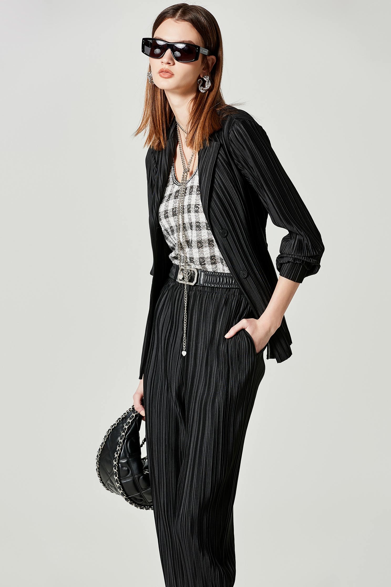 立體壓褶外套立體壓褶外套,一般外套,人氣商品,外套,春夏穿搭,黑色外套