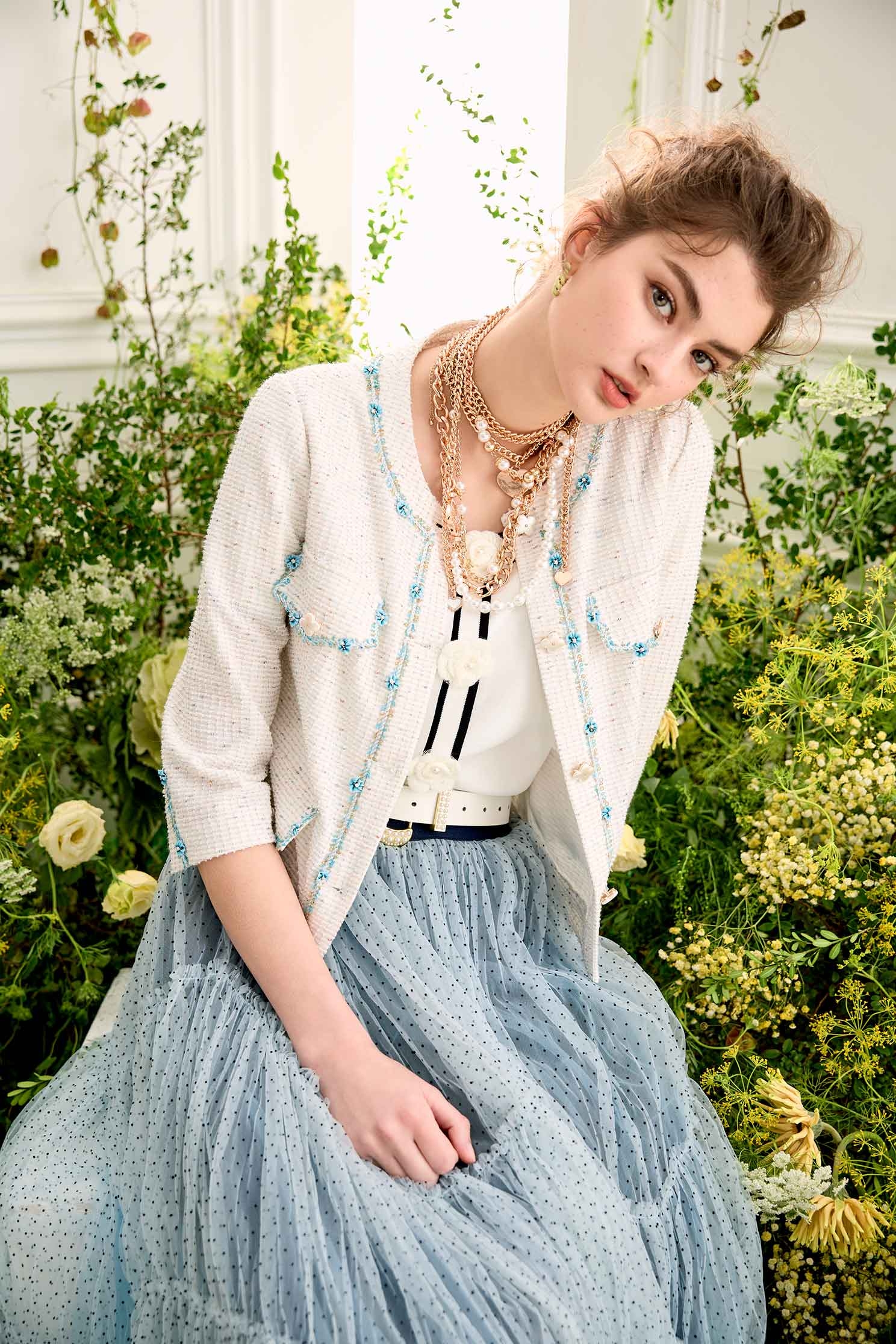 偽花呢紗小香風外套偽花呢紗小香風外套,一般外套,人氣商品,外套,小香風,春夏穿搭,時髦成套搭配,毛呢花呢,白色外套