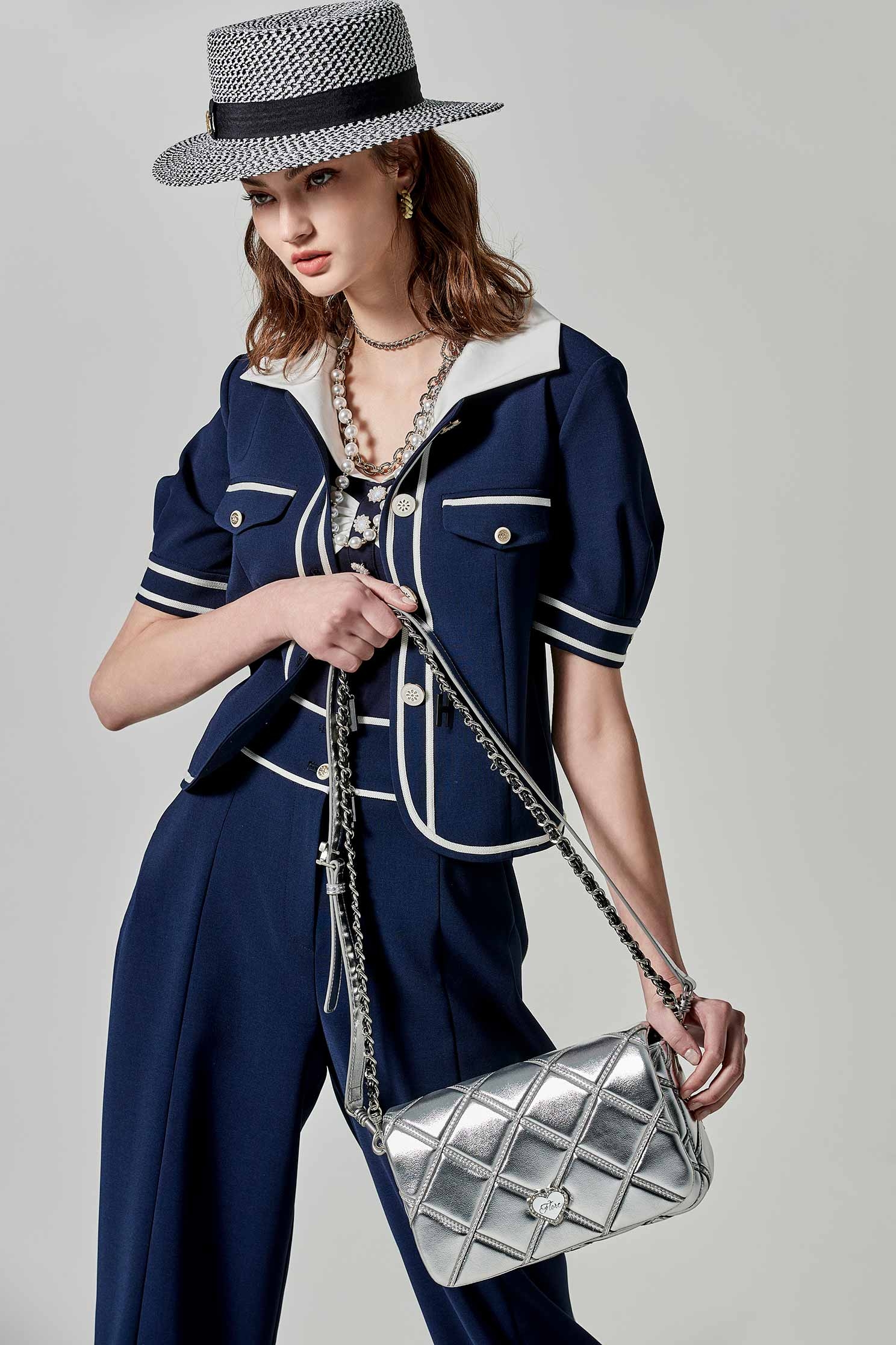 跳色包邊小香風外套跳色包邊小香風外套,一般外套,上班OL穿搭,人氣商品,外套,小香風,春夏穿搭,時髦成套搭配,毛呢花呢