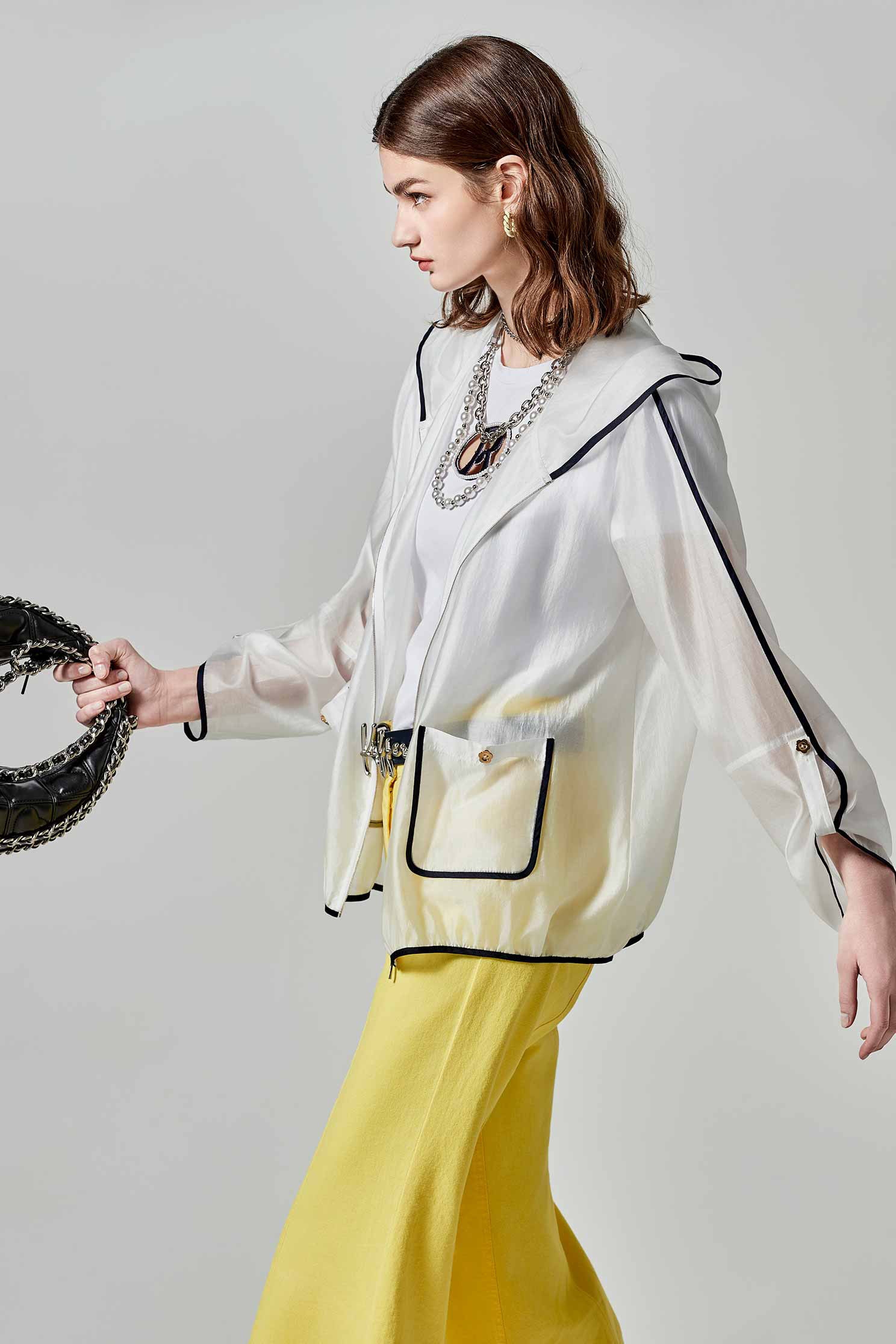 跳色包邊微透明外套跳色包邊微透明外套,一般外套,外套,春夏穿搭,條紋,白色外套,約會特輯,防曬最多選擇