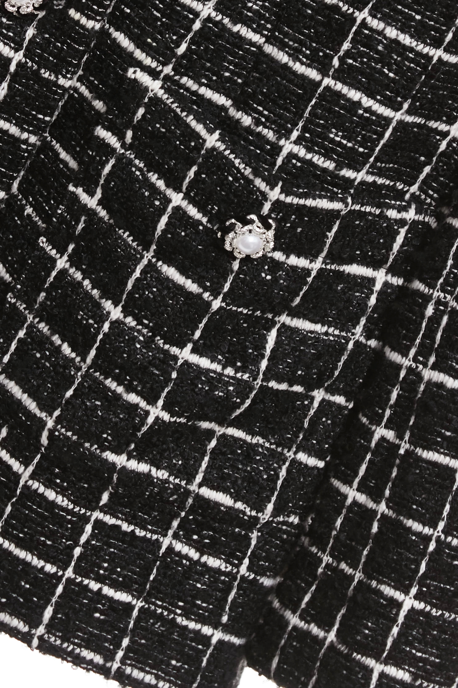 荷葉領經典黑白格彈性中長外套荷葉領經典黑白格彈性中長外套,一般外套,上班OL穿搭,人氣商品,外套,小香風外套,春夏穿搭,時髦成套搭配,格紋,派對特輯,珍珠,荷葉,針織,長大衣