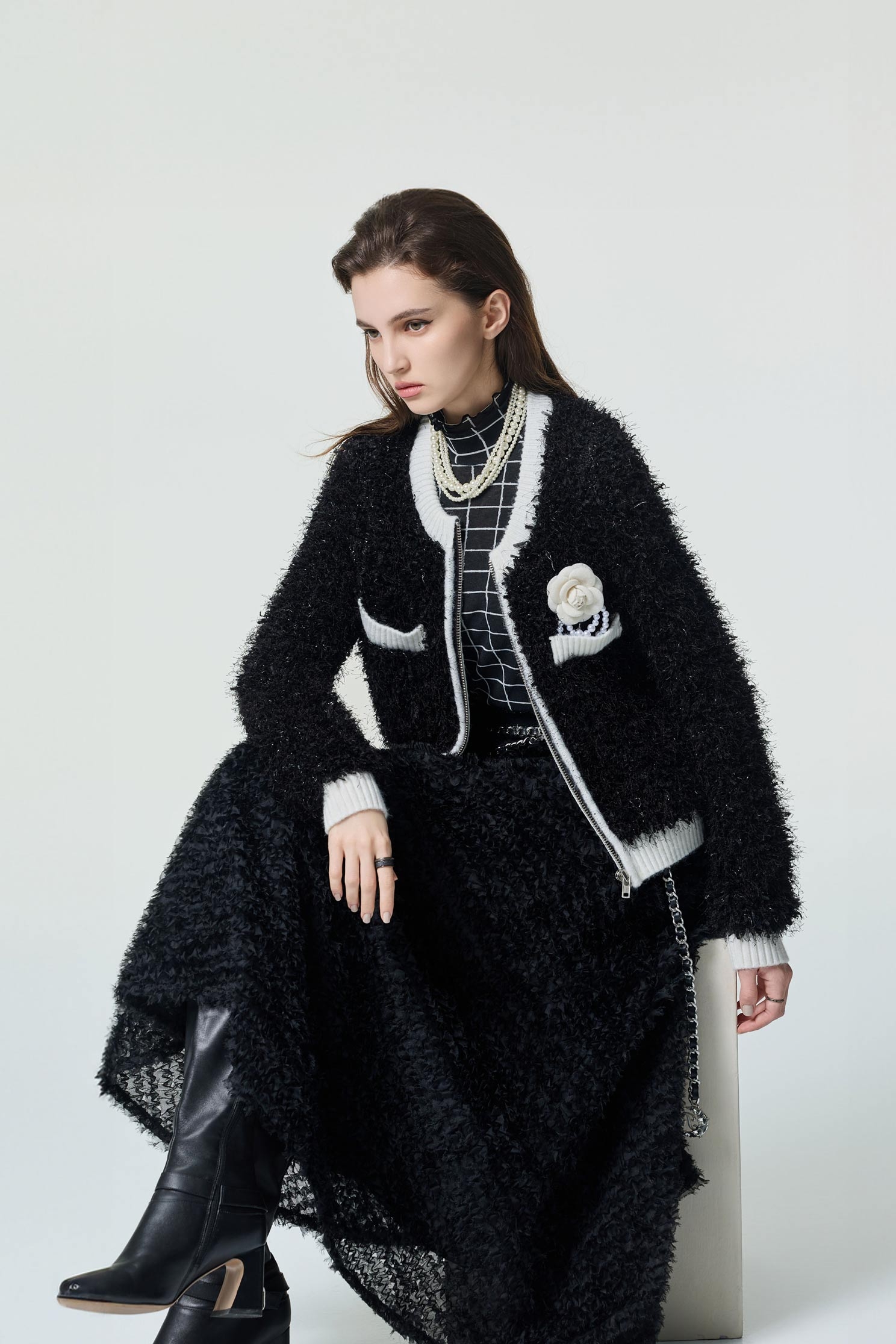 帶子紗崁銀蔥拉鍊式針織外罩帶子紗崁銀蔥拉鍊式針織外罩,上班OL穿搭,小香風外套,春夏穿搭,派對特輯,約會特輯,針織,針織外套