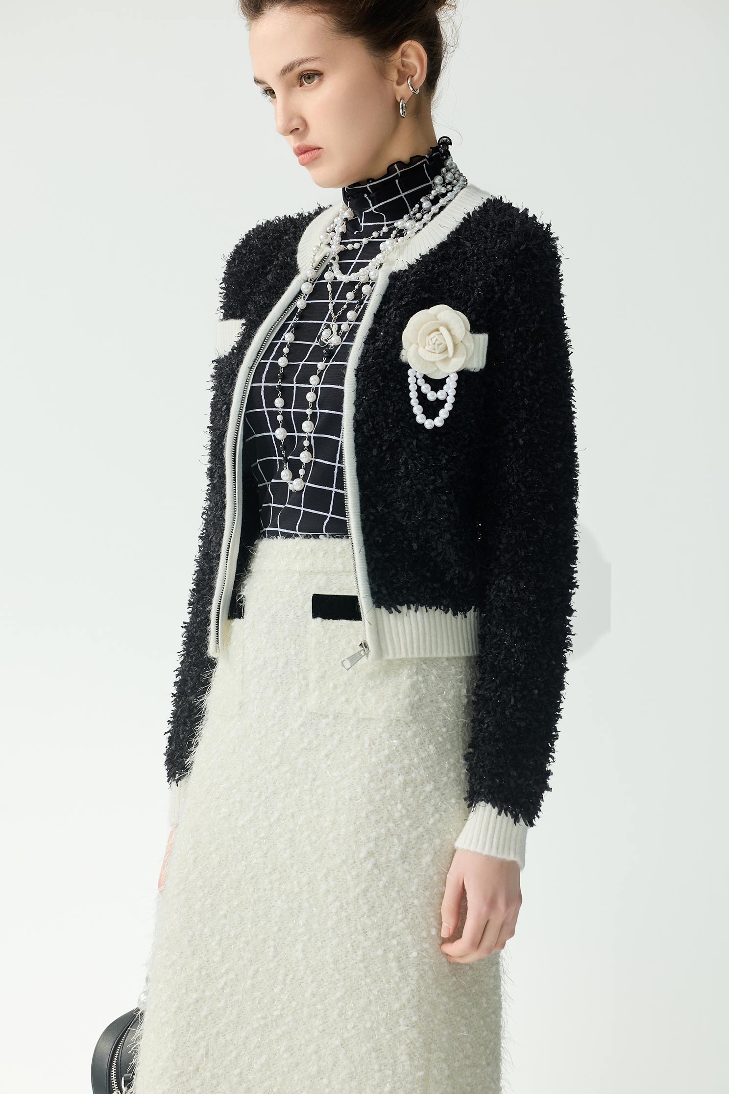 帶子紗崁銀蔥拉鍊式針織外罩帶子紗崁銀蔥拉鍊式針織外罩,上班OL穿搭,小香風外套,春夏穿搭,派對特輯,約會特輯,針織,針織外套