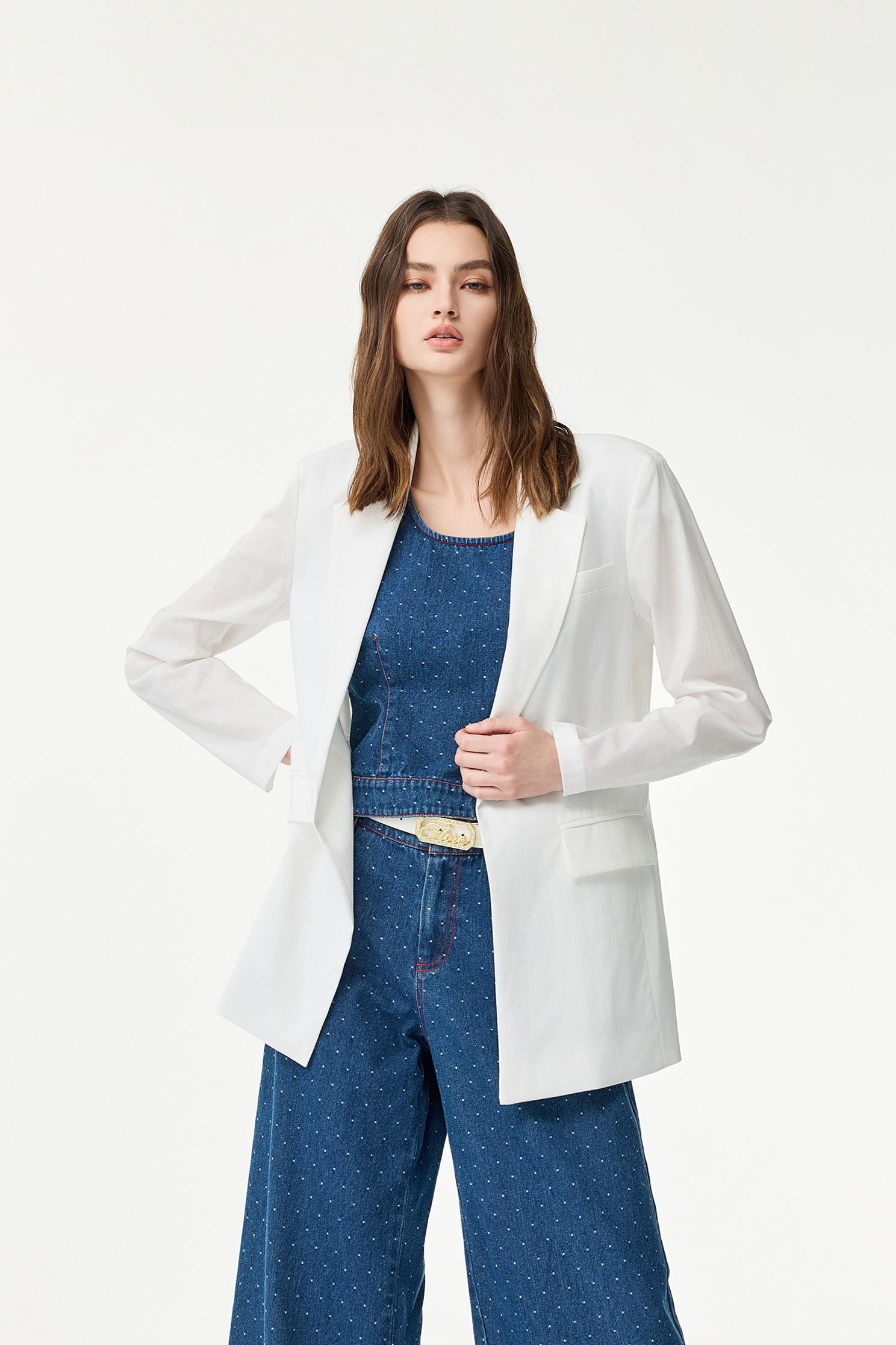 白色棉麻長版西裝外套白色棉麻長版西裝外套,一般外套,上班OL穿搭,外套,春夏穿搭,時髦成套搭配,白色外套,西裝外套