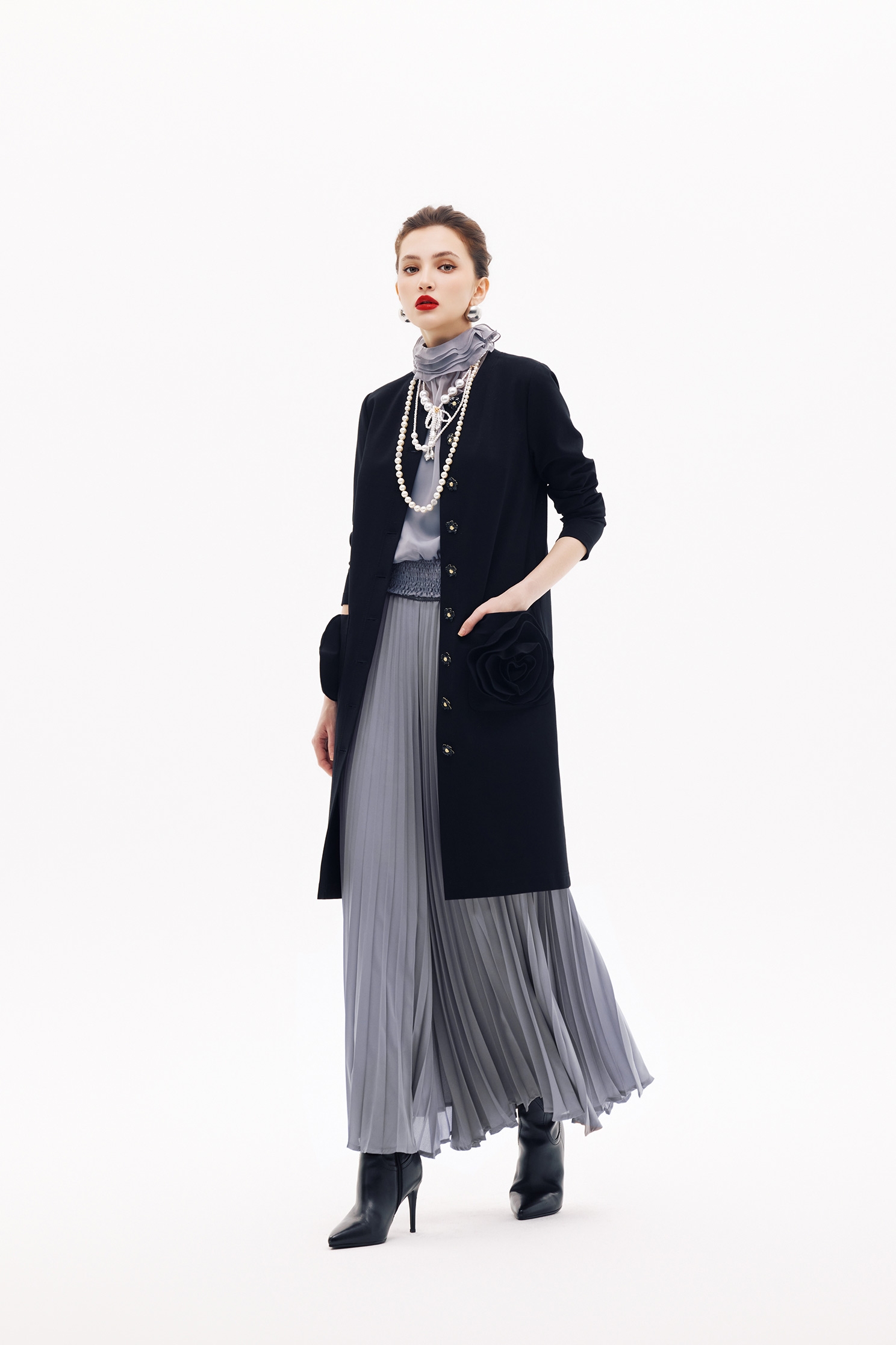 玫瑰繞花過膝長外套玫瑰繞花過膝長外套,一般外套,上班OL穿搭,外套,春夏穿搭,約會特輯,花花世界